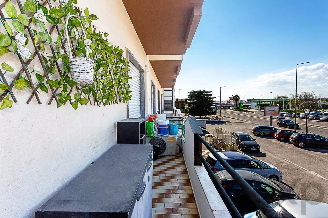 2 Bedroom Apartment in Olhão with Balcony and Covered Terrace | Prime Location 86879591 image 27