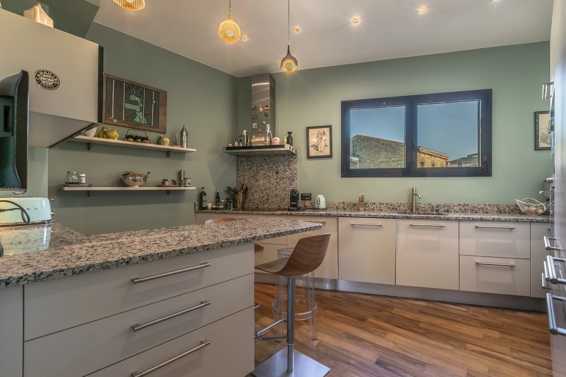 BORDEAUX SAINT SEURIN – Maison avec ascenseur, terrasses et parkings - Image nᵒ3