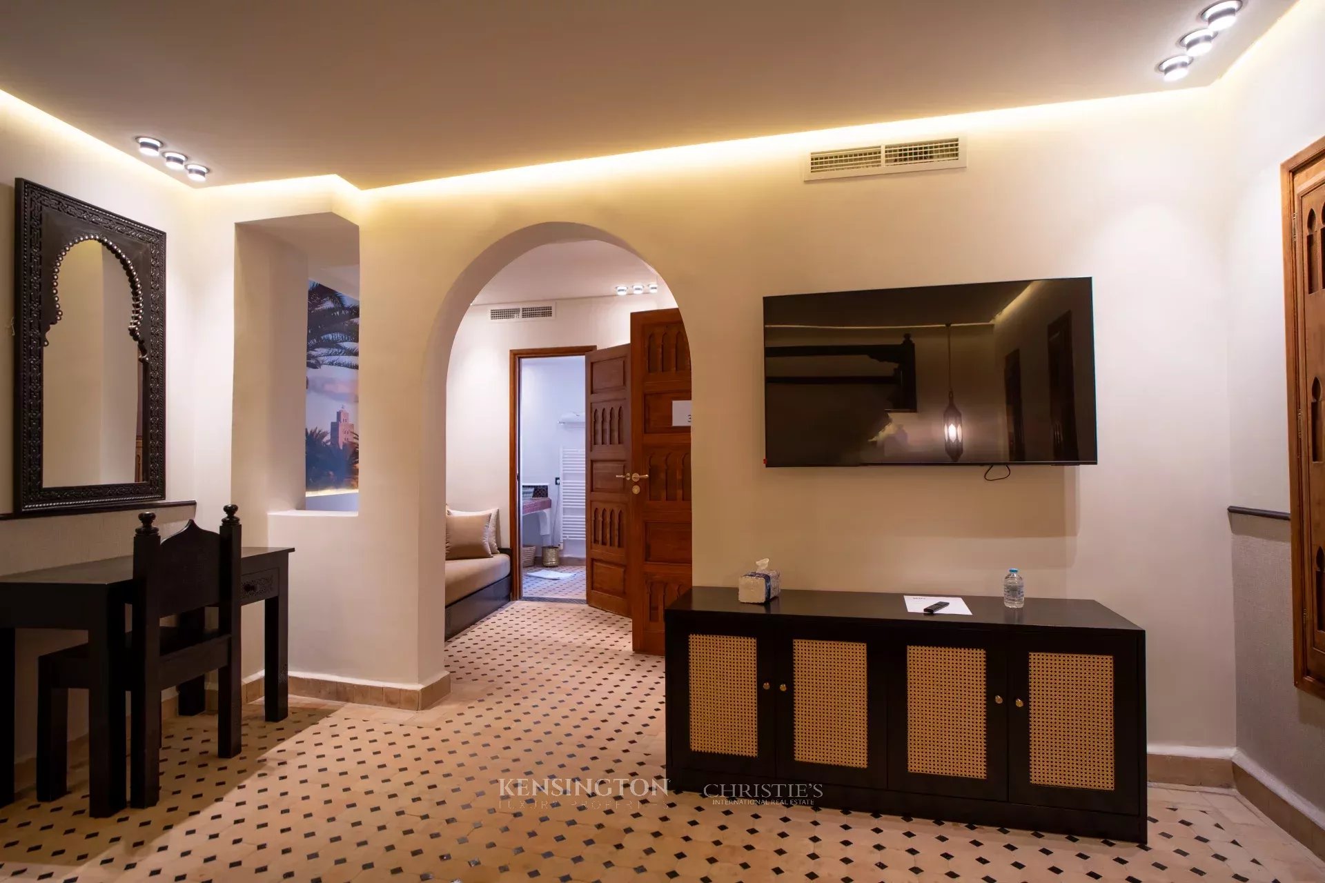 8 Bedroom Villa/Townhouse's Image 20