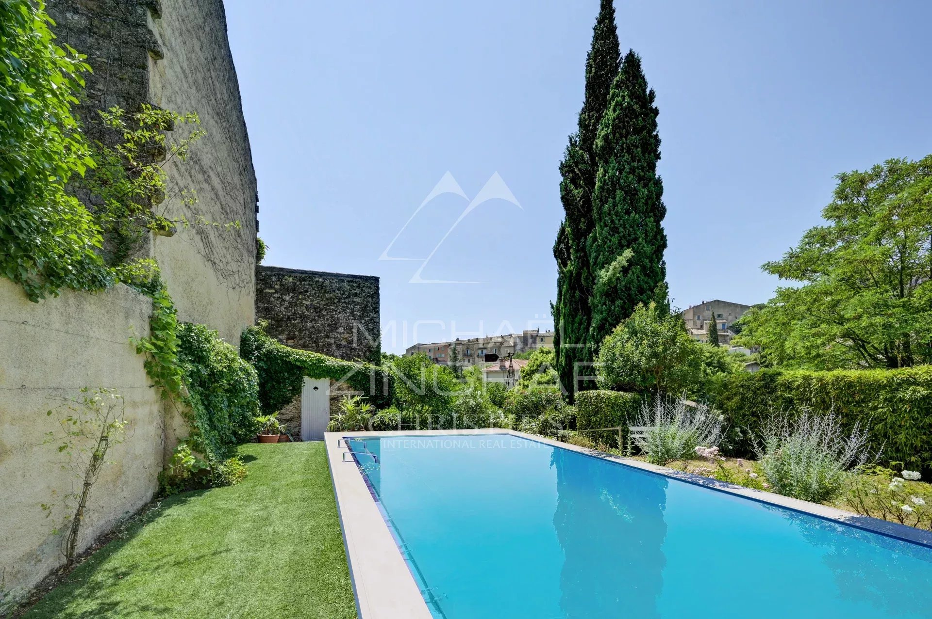 5 Bedroom Villa/Townhouse's Image 11
