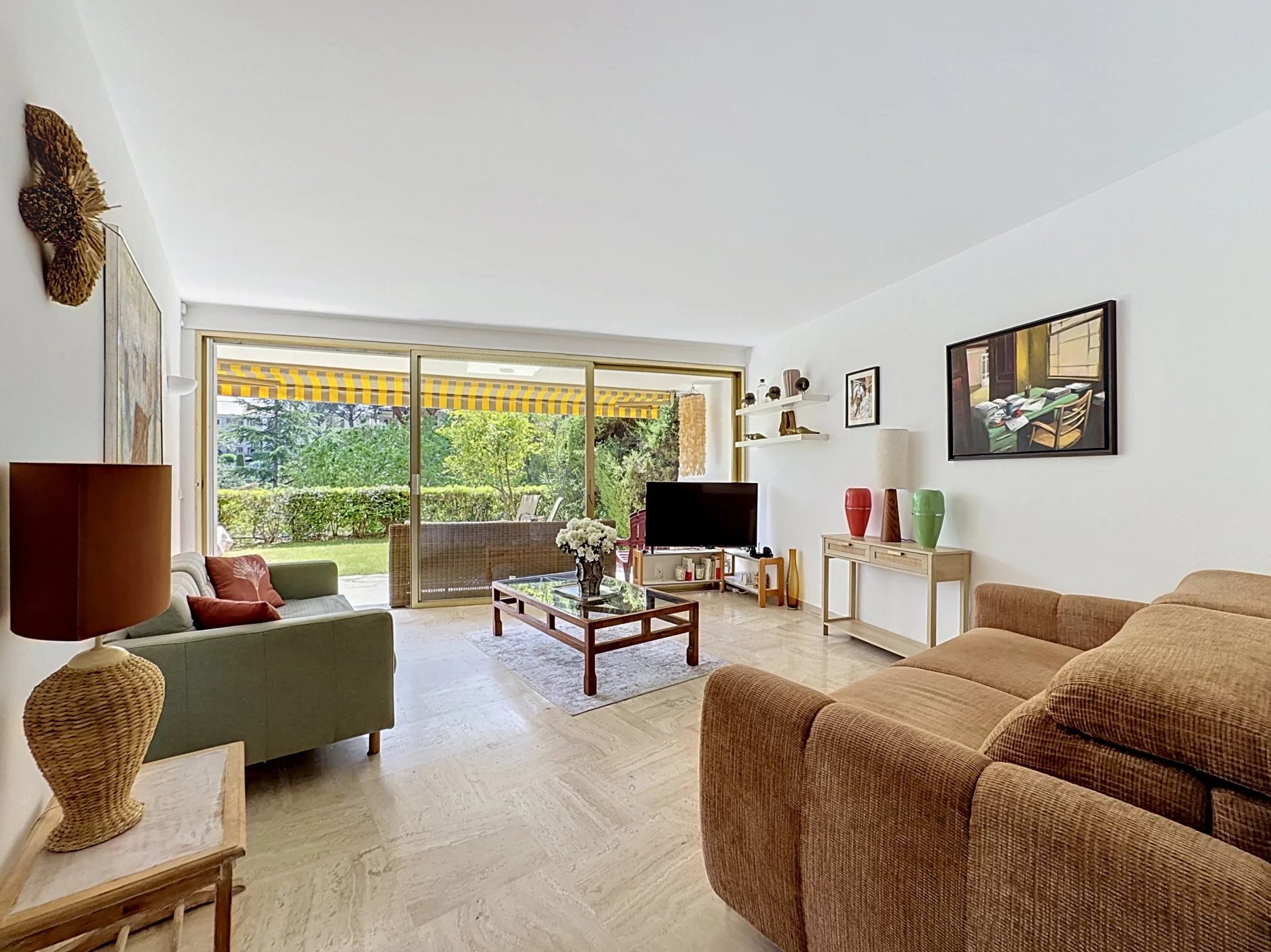 CANNES 2P GROUND FLOOR GARDEN TERRACE