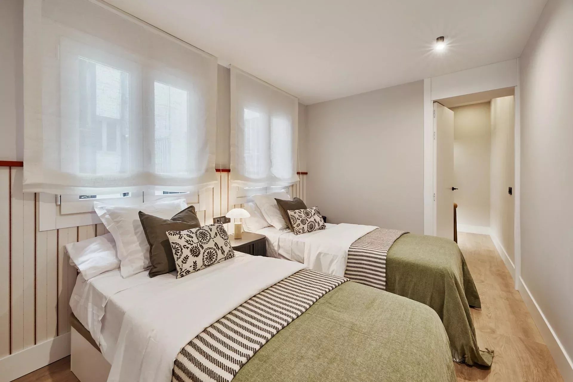Renovated apartment on the central Calle Mayor - picture 19