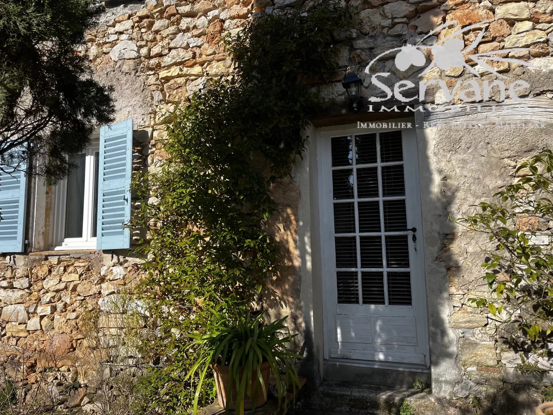 MAGNIFICENT T7 BASTIDE IN LORGUES STONE
