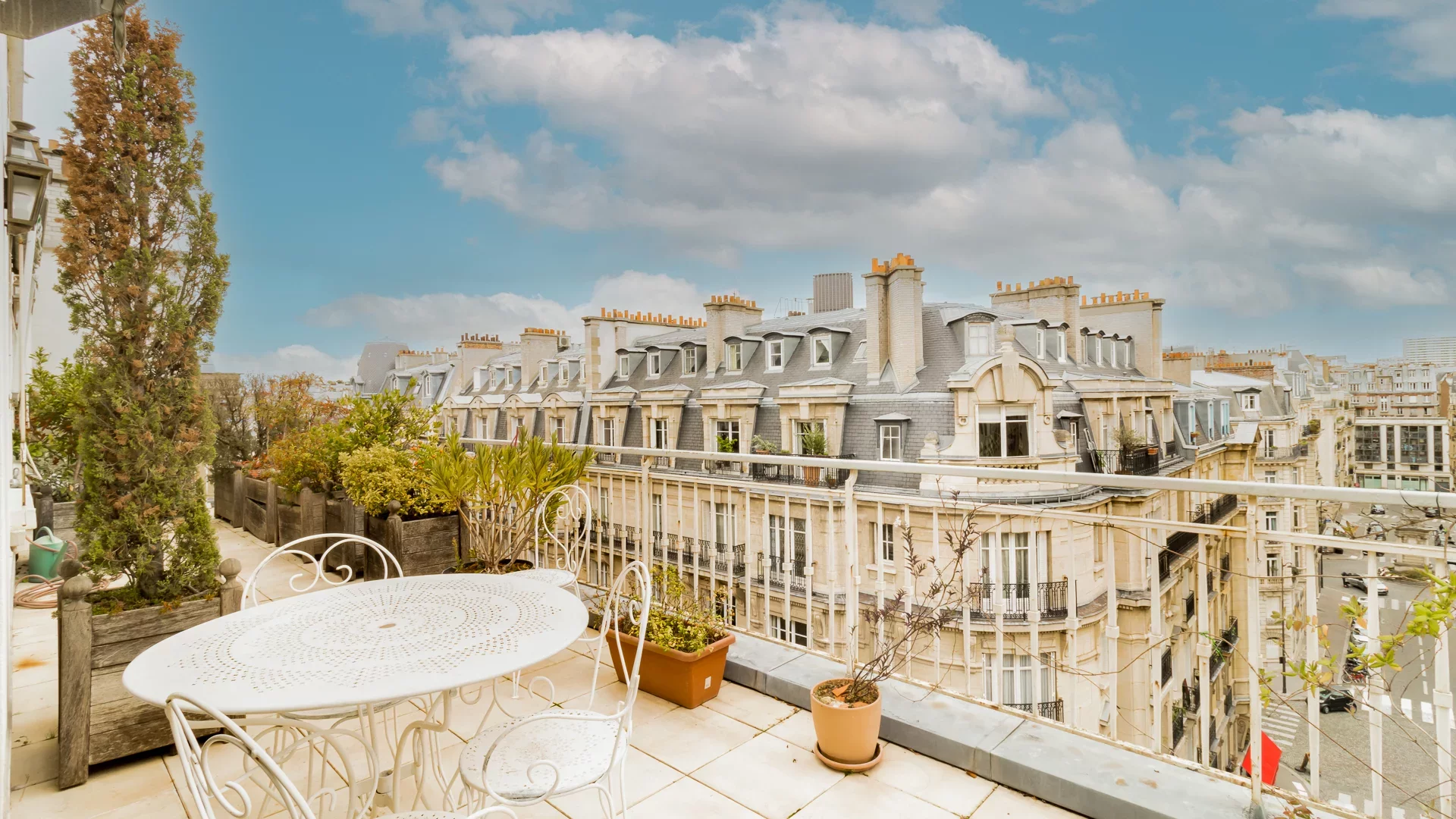 Paris 7e - PLACE DE BRETEUIL