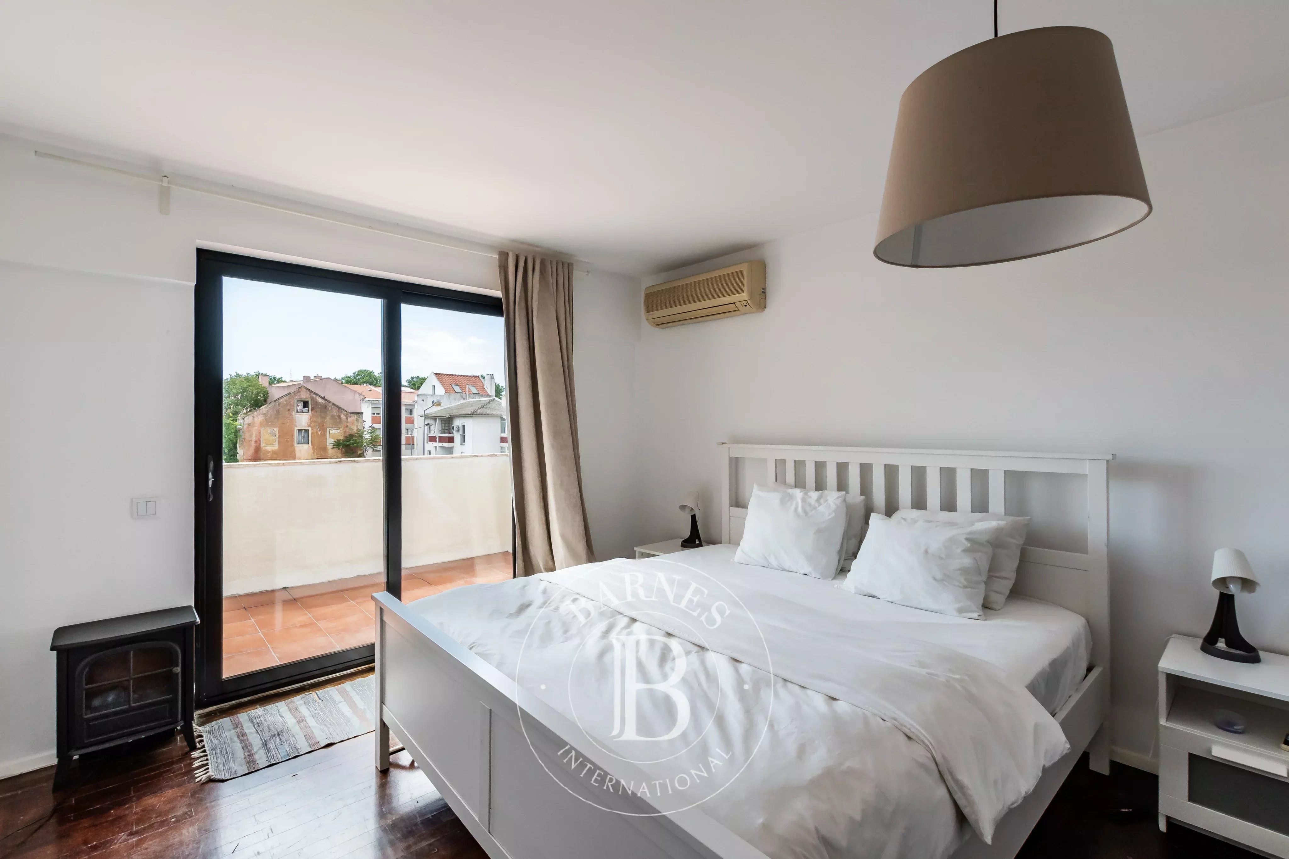 DUPLEX CARCAVELOS