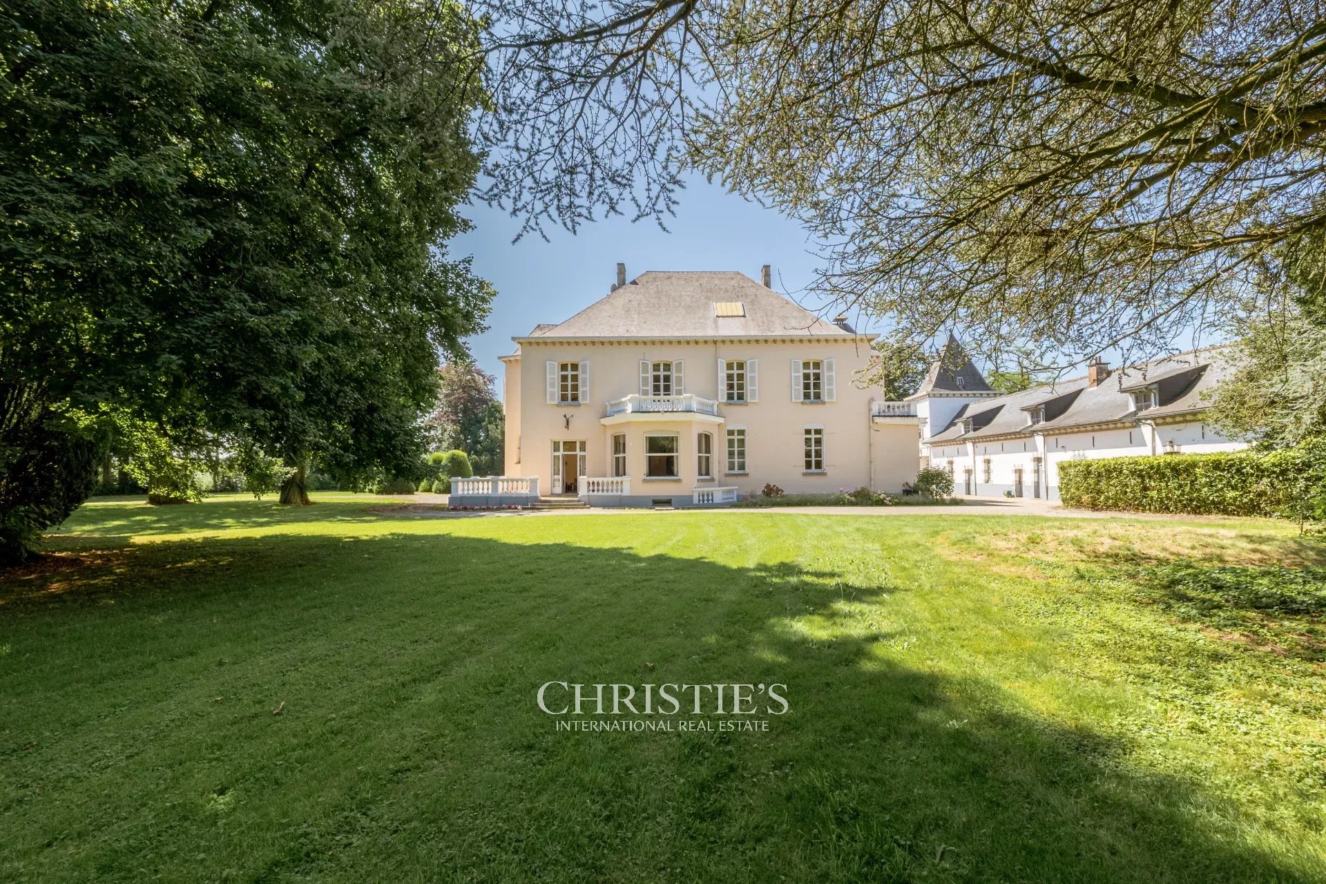 Elegante historische villa, genesteld in een park van bijna 2ha