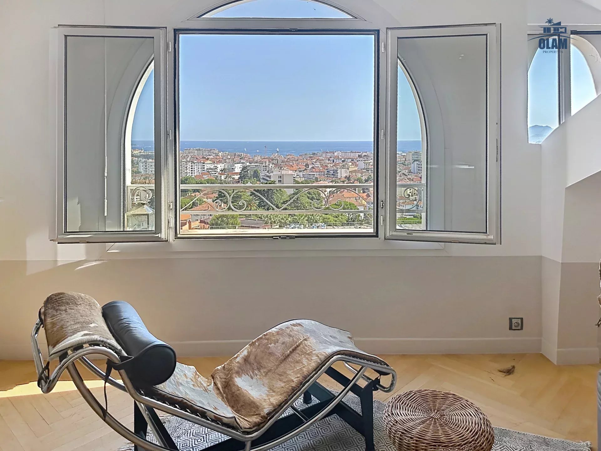 Cannes Montrose - appartement 3 pièces atypique, 100 M2, vue mer