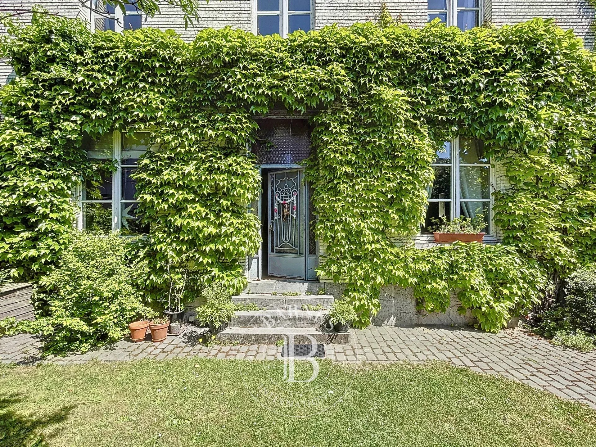 Uccle-Maison de charme-Un havre de paix à vendre