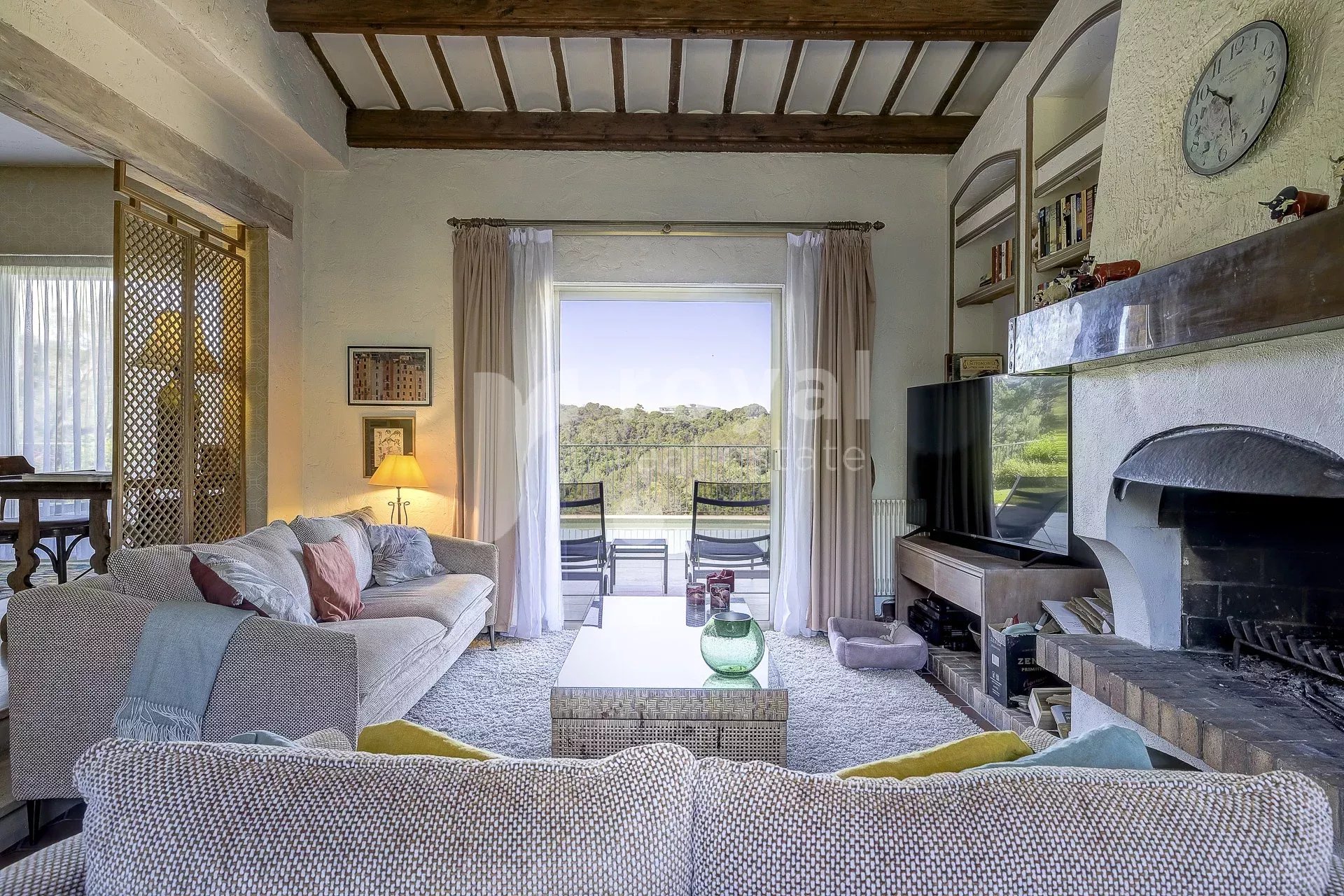Belle villa en pierres dans un domaine fermé au calme — photo 15