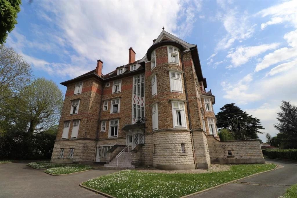 LOCATION D'UN APPARTEMENT TYPE F1
