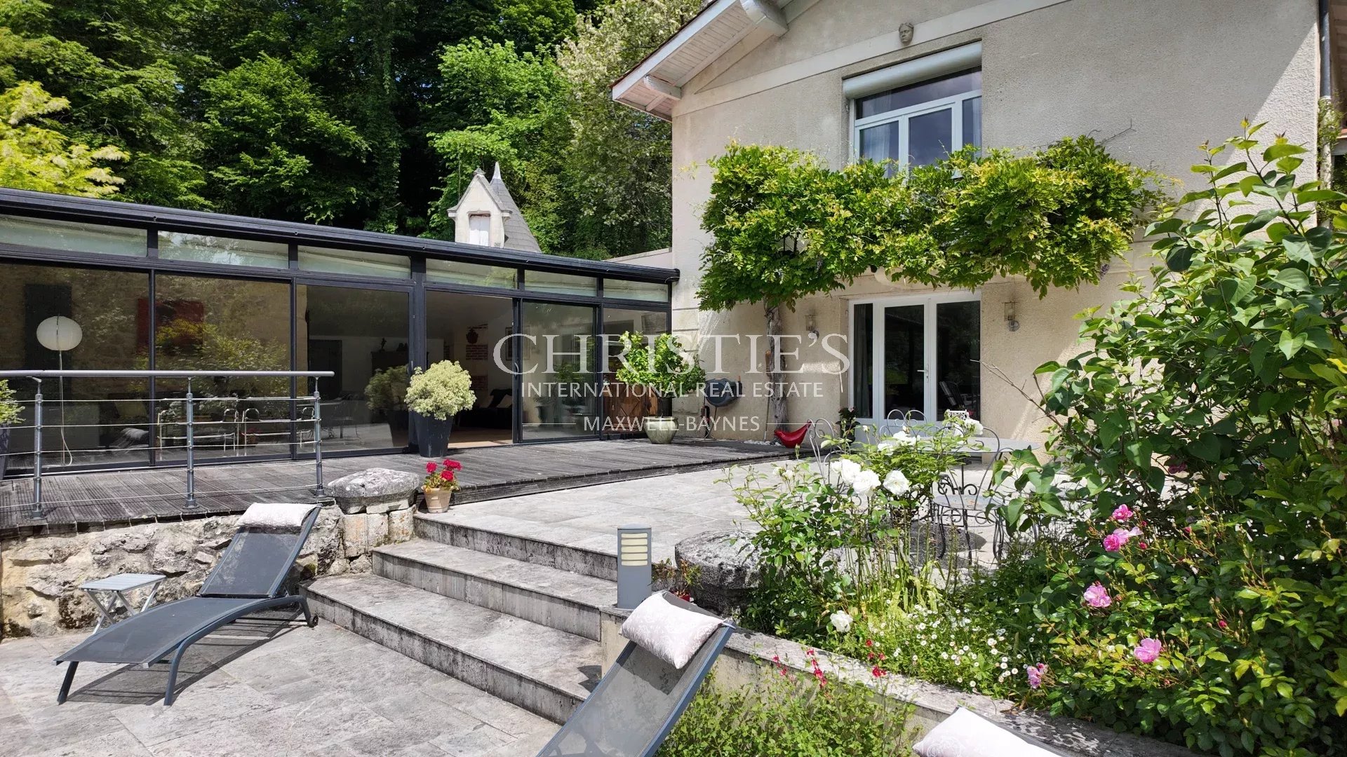 5 Bedroom Villa/Townhouse's Image 6