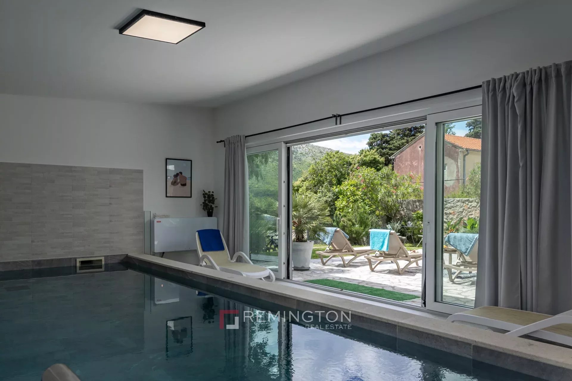 4 Bedroom Villa/Townhouse's Image 10