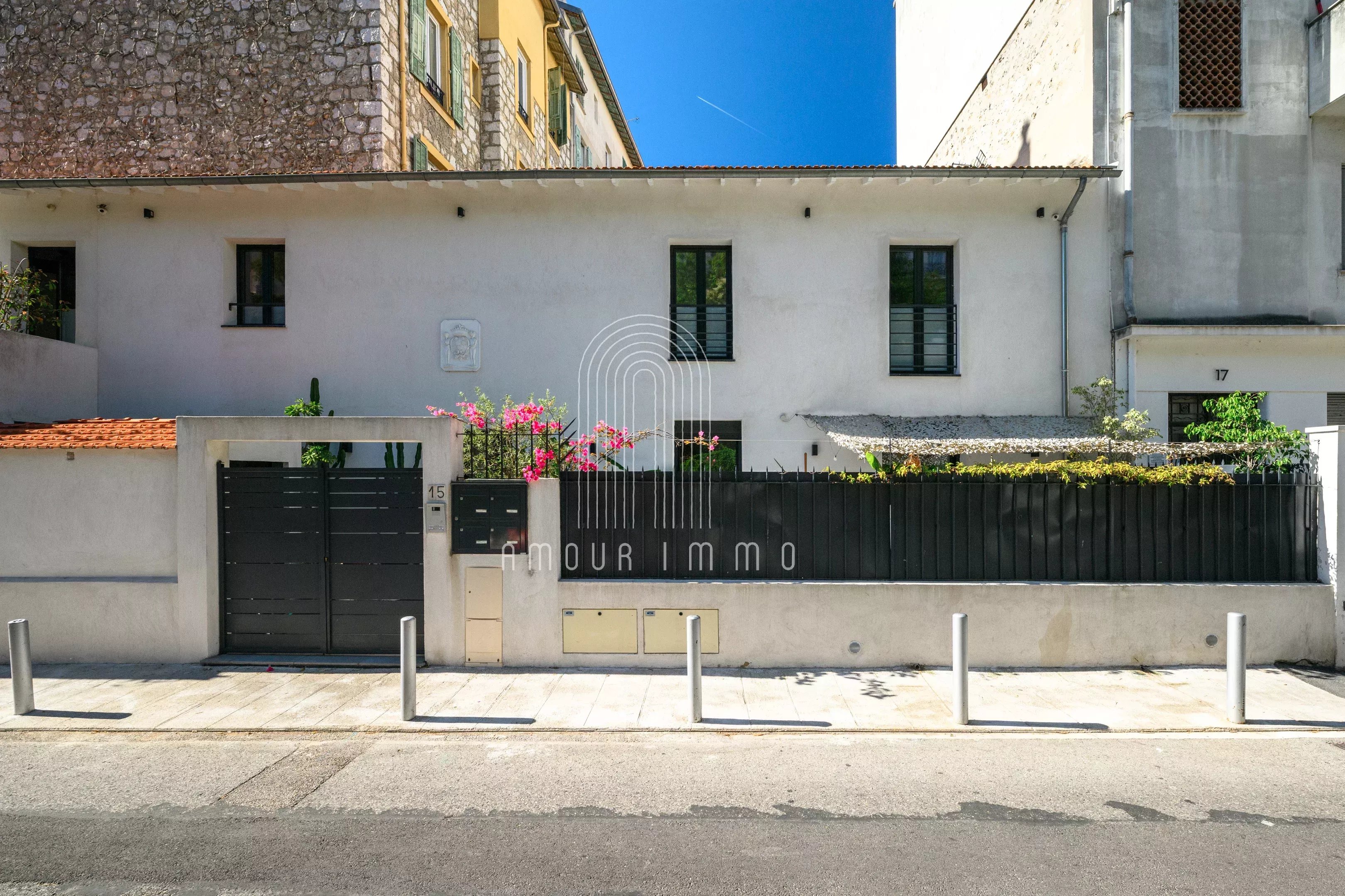 LIBERATION - MAGNIFIQUE MAISON DE VILLE  AVEC TERRASSES, GARAGE ET 3 STUDIOS INDÉPENDANTS – À 1 MINUTE DE LA GARE DU SUD