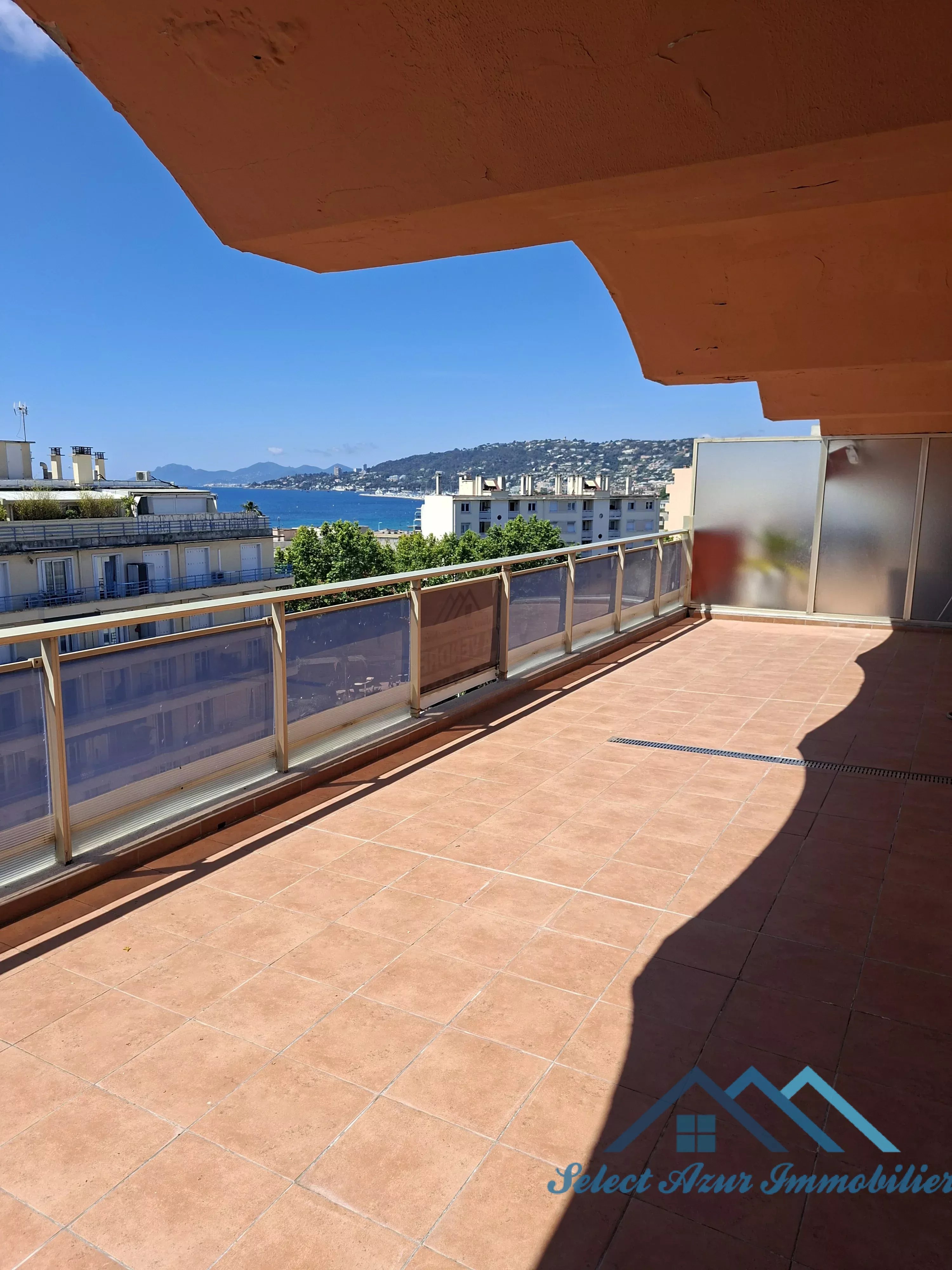 Antibes Juan-les-Pins - Dernier étage - 2P 50m²