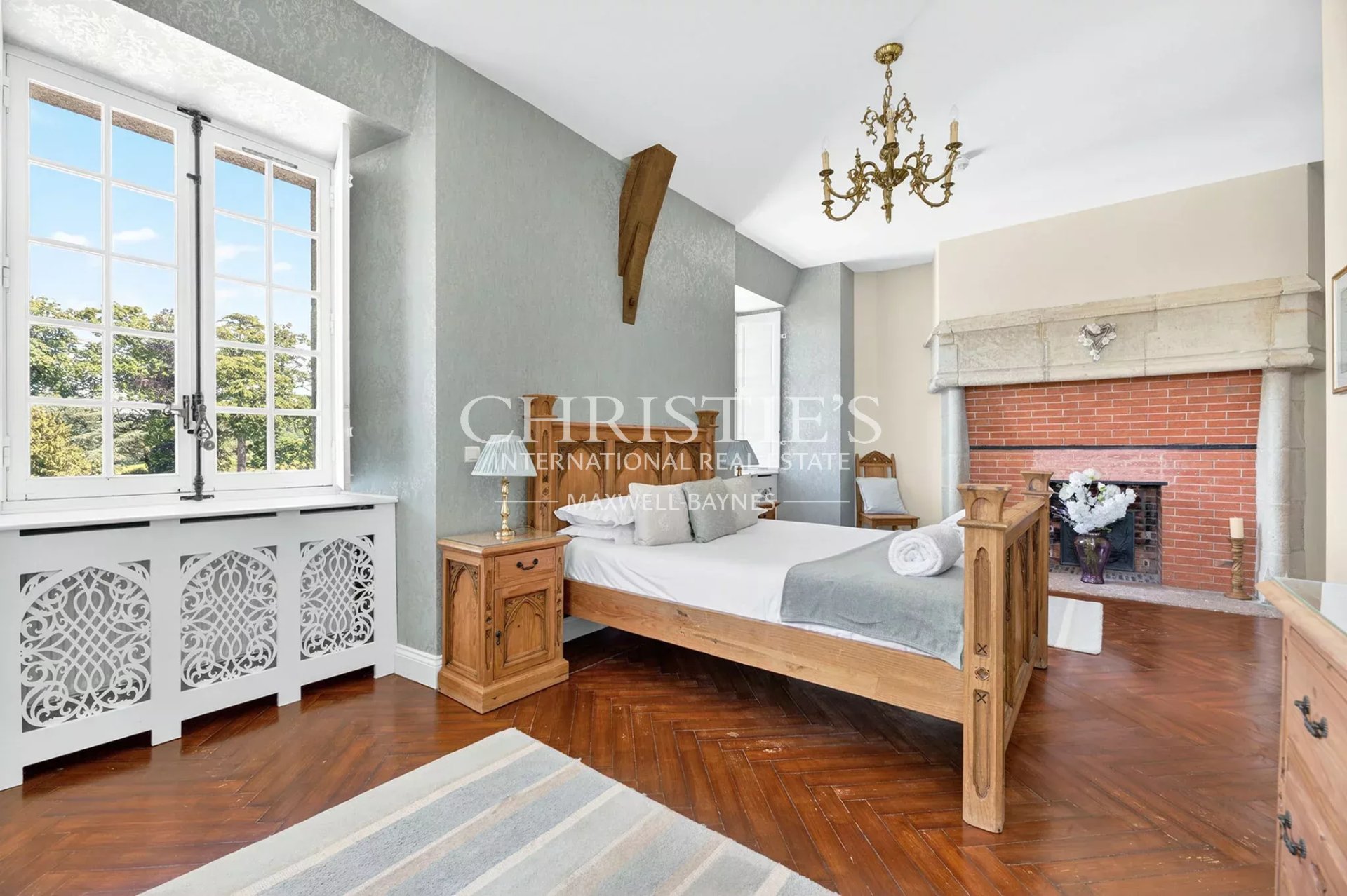 38 Bedroom Chateau's Image 47