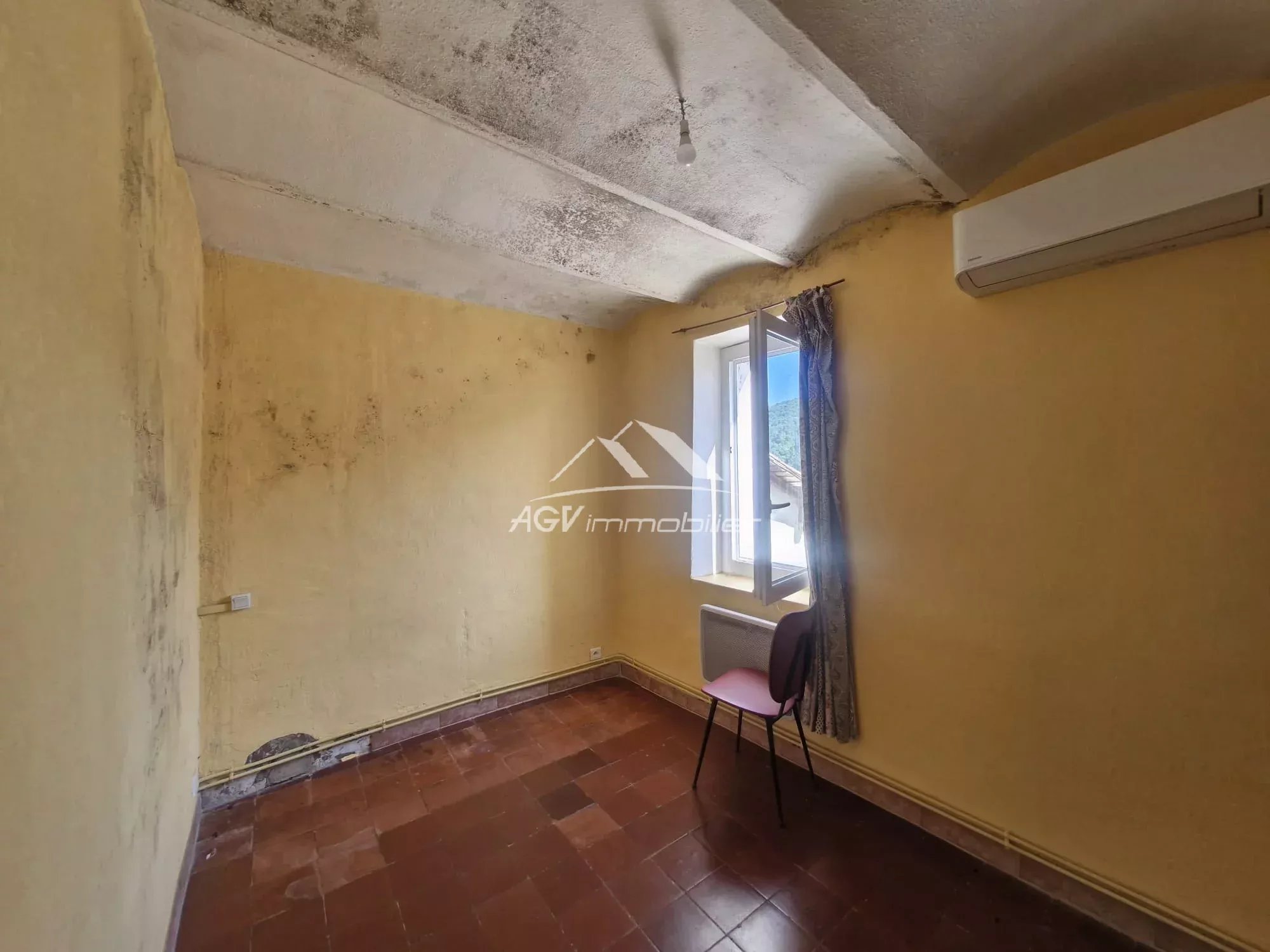 Proche Les Mages, maison 3 chambres sur environ 581 m² de terrain