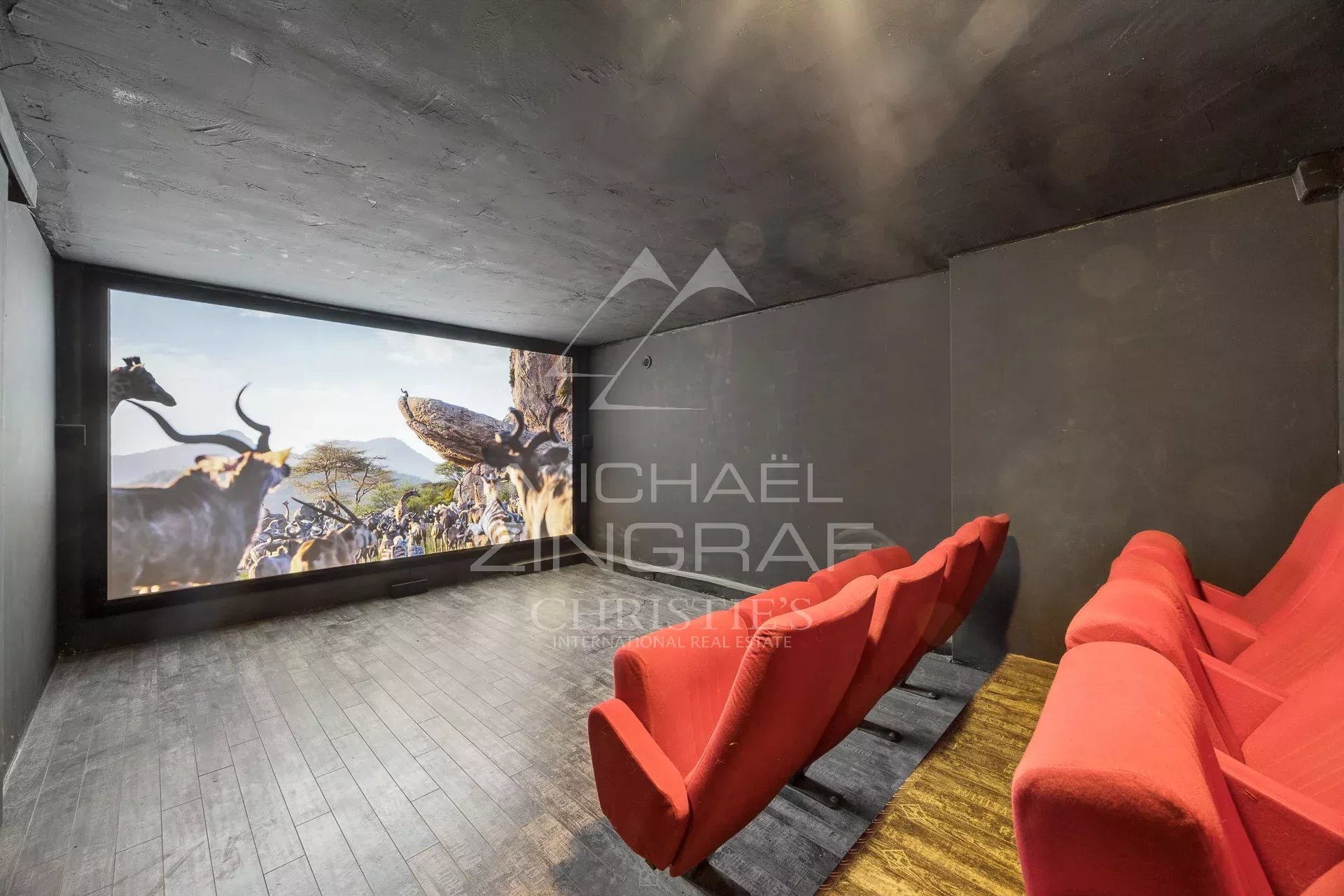 5 Bedroom Villa/Townhouse's Image 7