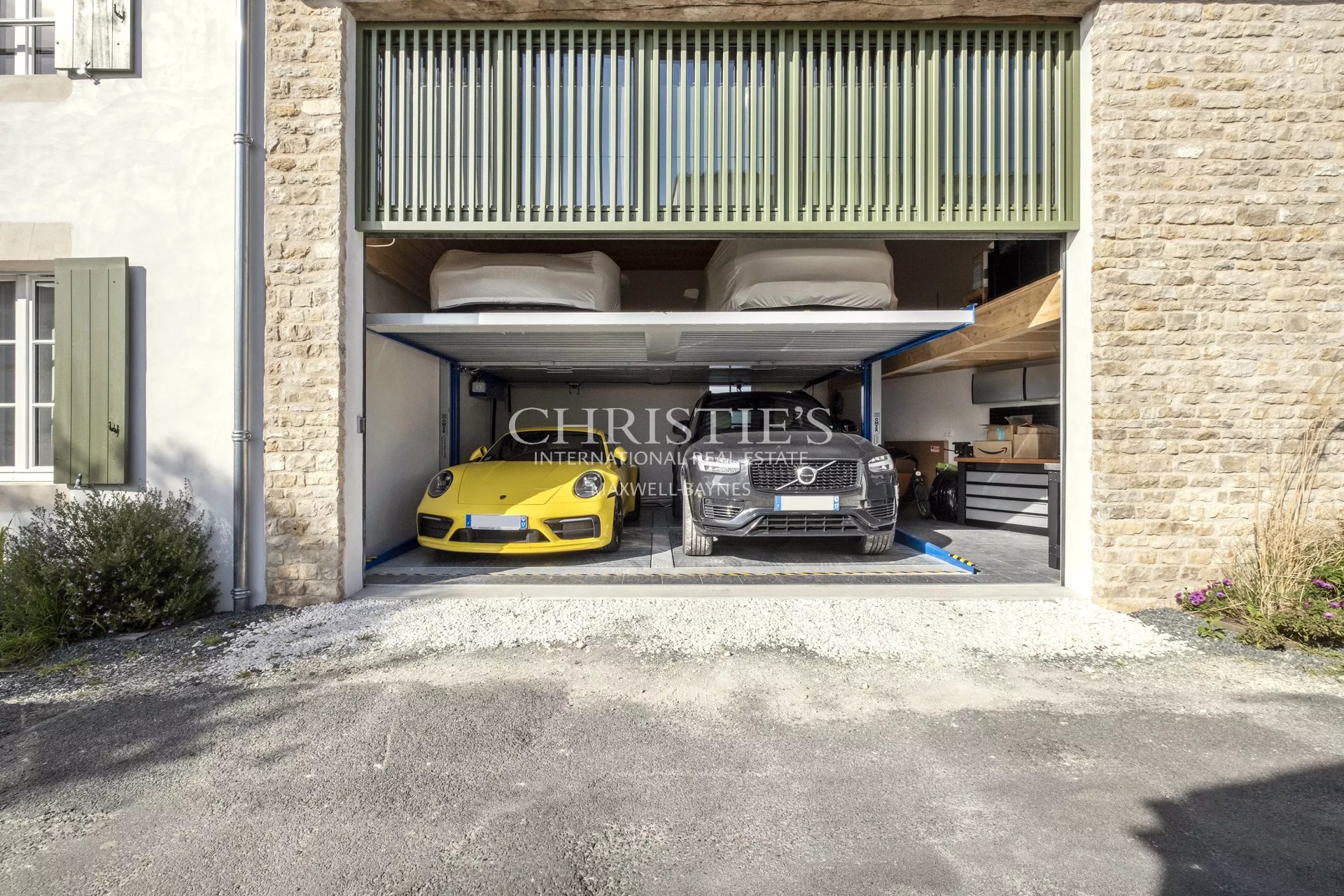 8 Bedroom Villa/Townhouse's Image 5