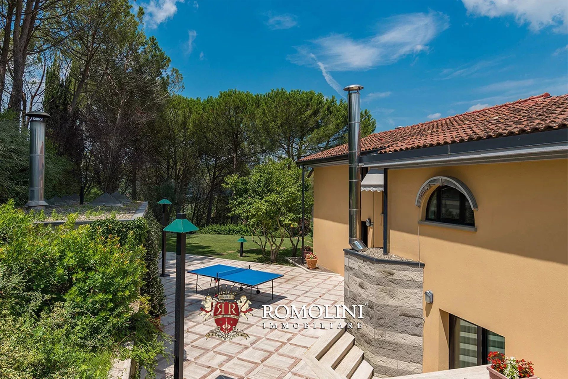 10 Bedroom Villa/Townhouse's Image 20