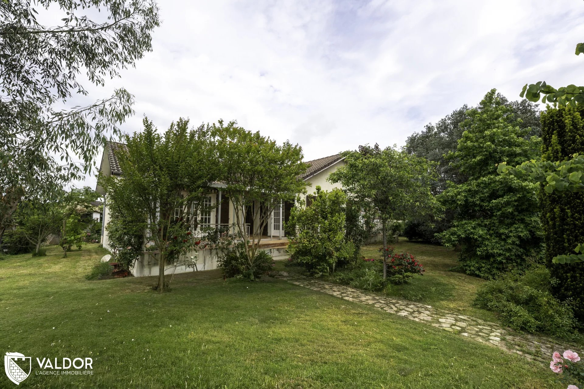 Secteur calme - Maison 127m² - 1028m² de terrain