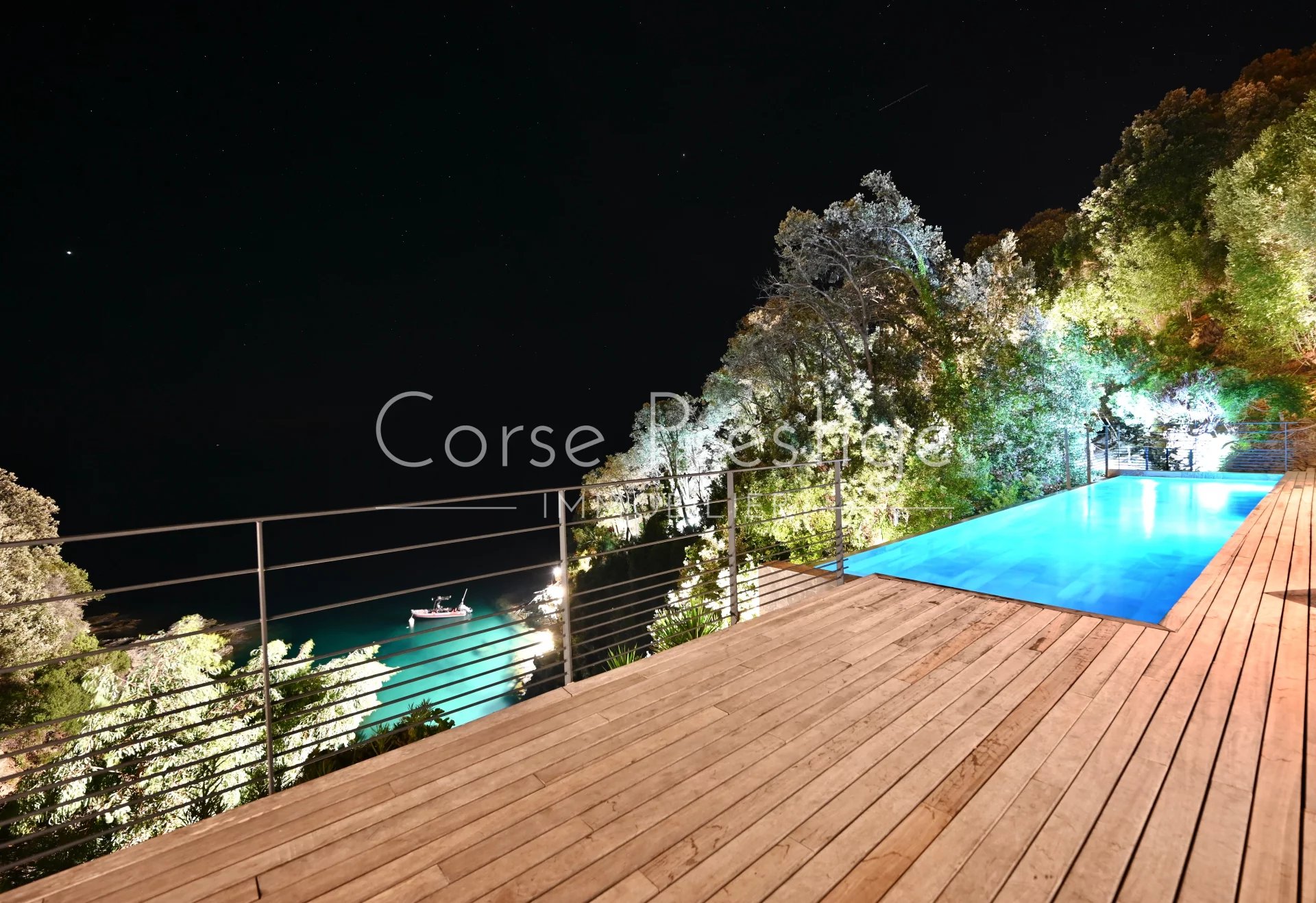 vente villa contemporaine pieds dans l-eau - cap corse image1