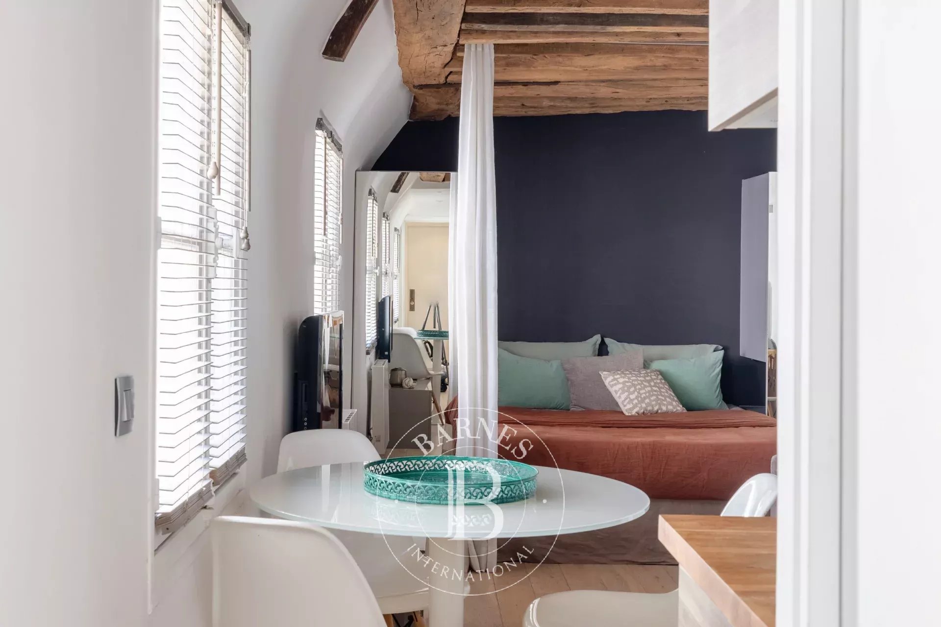 Daire Paris 4ème - picture 11