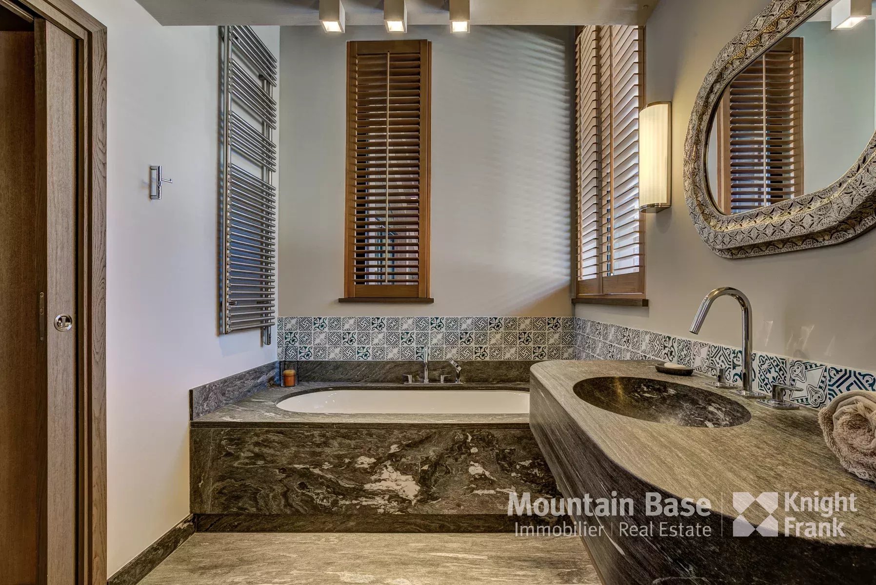 Photo of Beautifully designed, contemporary 4/5 bedroom chalet in a quiet area of Les Houches