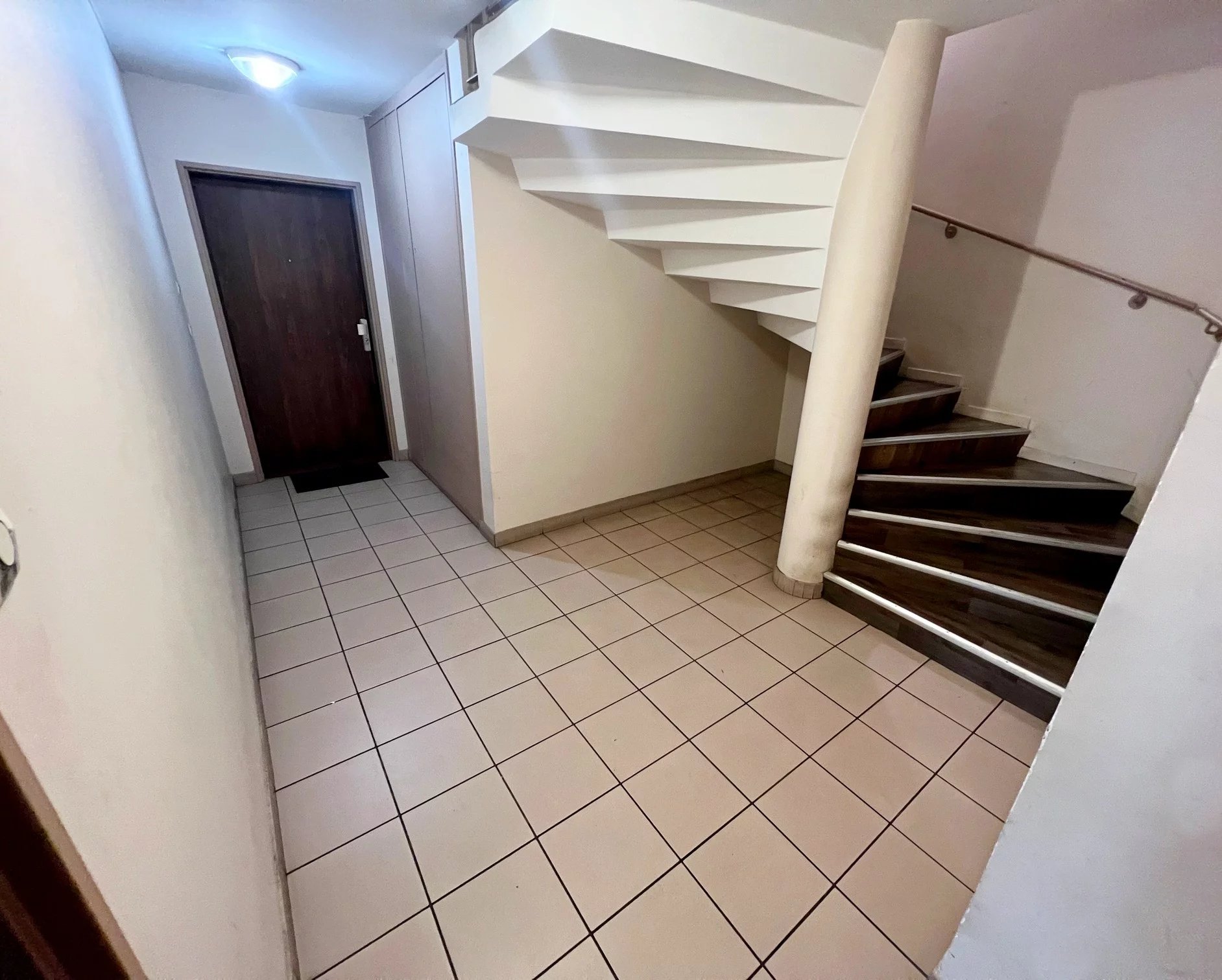 A SAISIR ! F2 - balcon - Parking