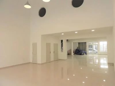 CENTRE-VILLE - Immeuble sur 3 niveaux vendu vide
