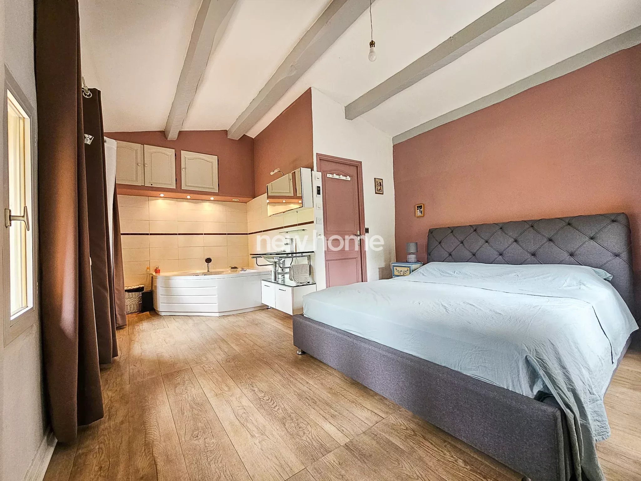 Charme authentique entre Lorgues et Draguignan : bastidon rénové avec jardin arboré et piscine