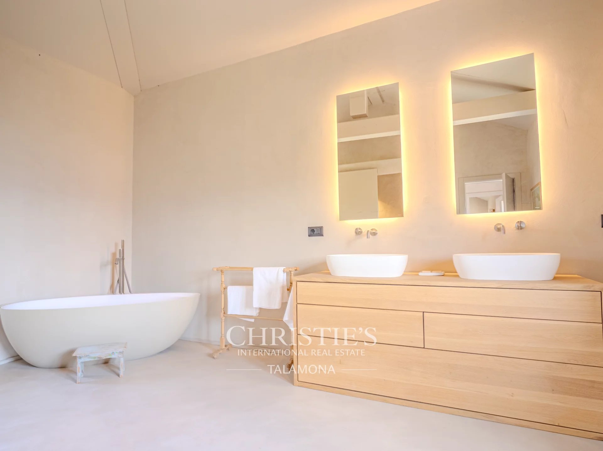 4 Bedroom Villa/Townhouse's Image 29