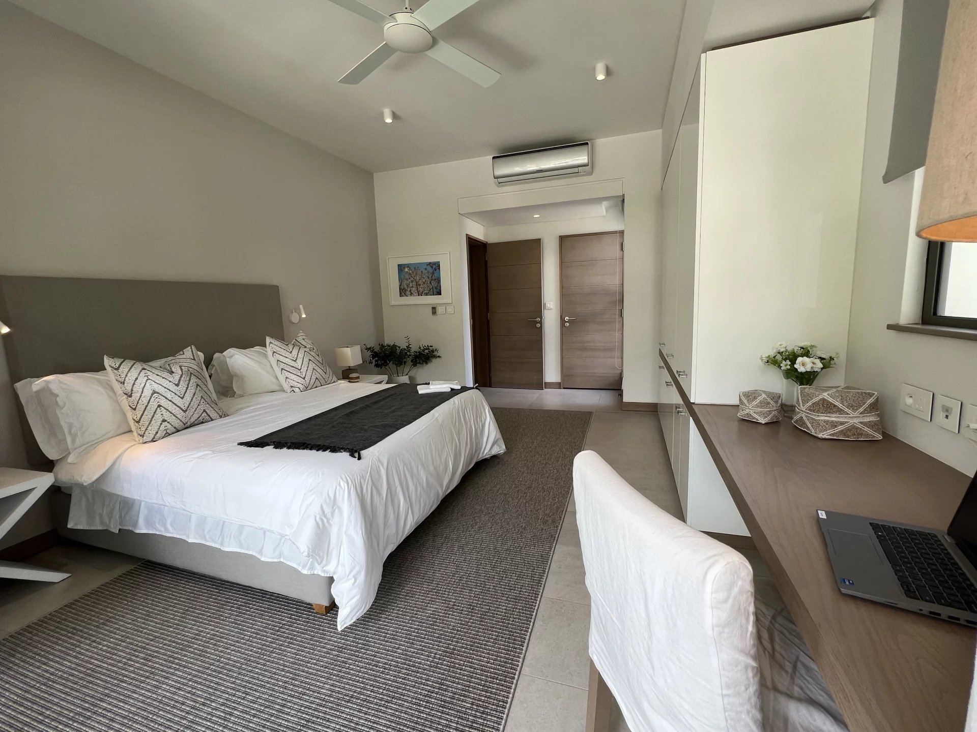 MONT CHOISY GOLF ESTATE- Beautiful upmarket apartment - 3 bedrooms - picture 39 title=