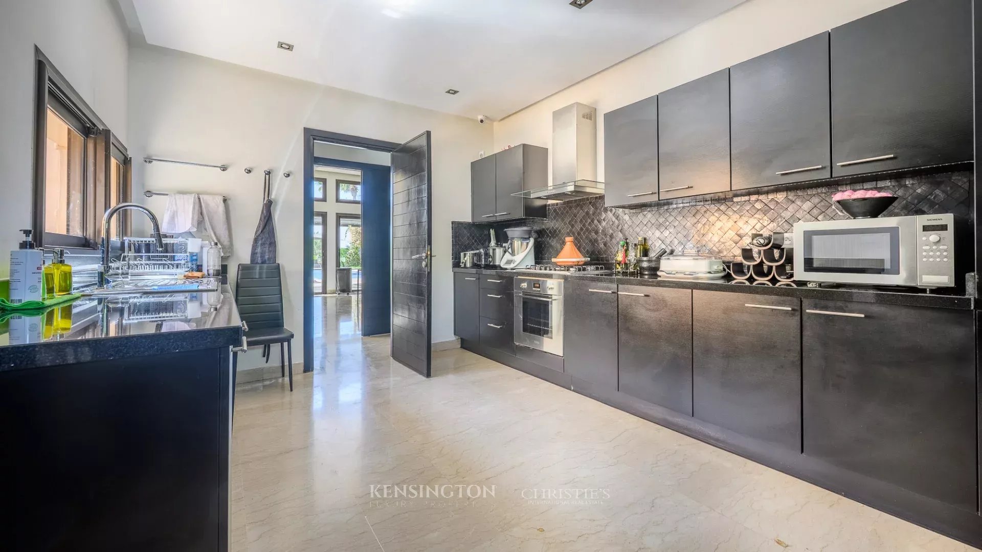 4 Bedroom Villa/Townhouse's Image 7