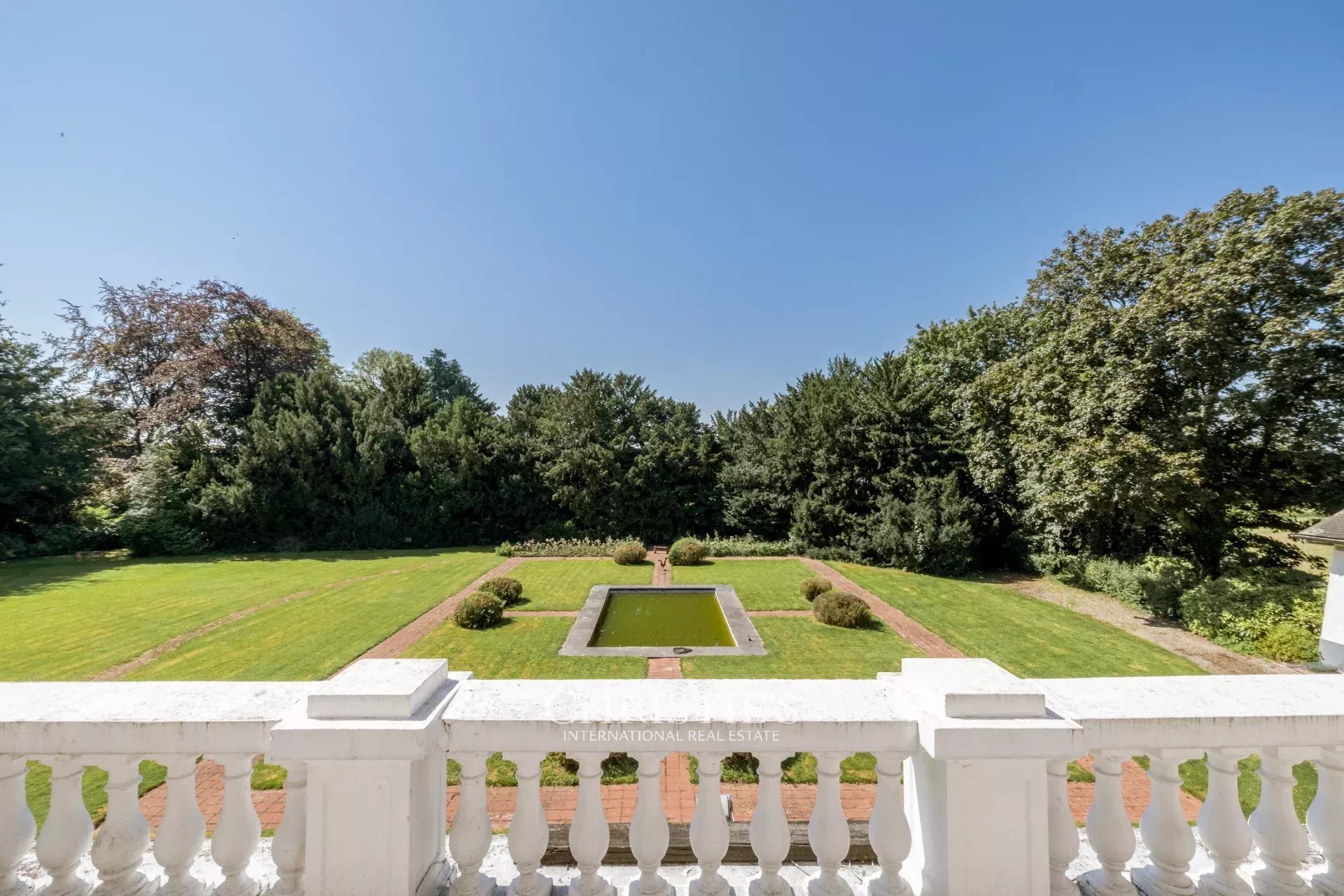 Elegante historische villa, genesteld in een park van bijna 2ha