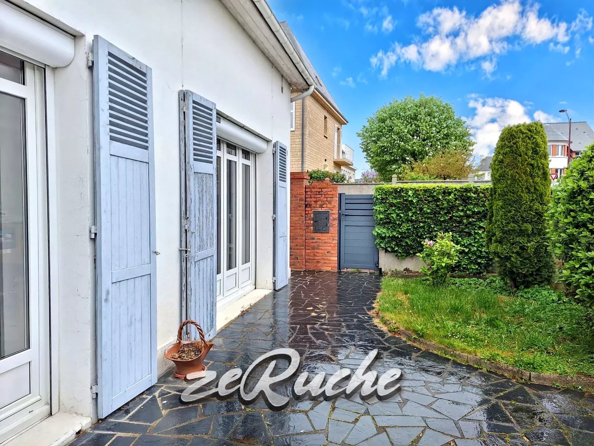 House 5 rooms - Downtown Villers-Bocage