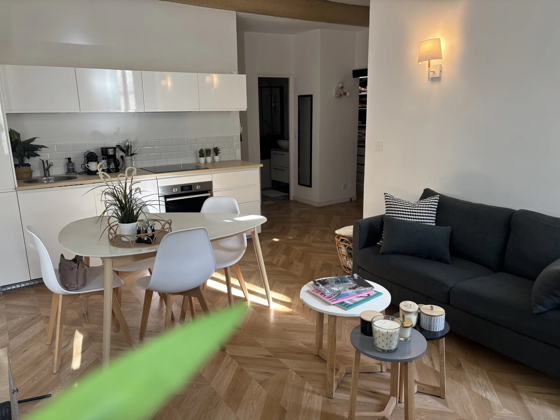 FOR SALE – RENOVATED 1-BEDROOM APARTMENT – BANDOL