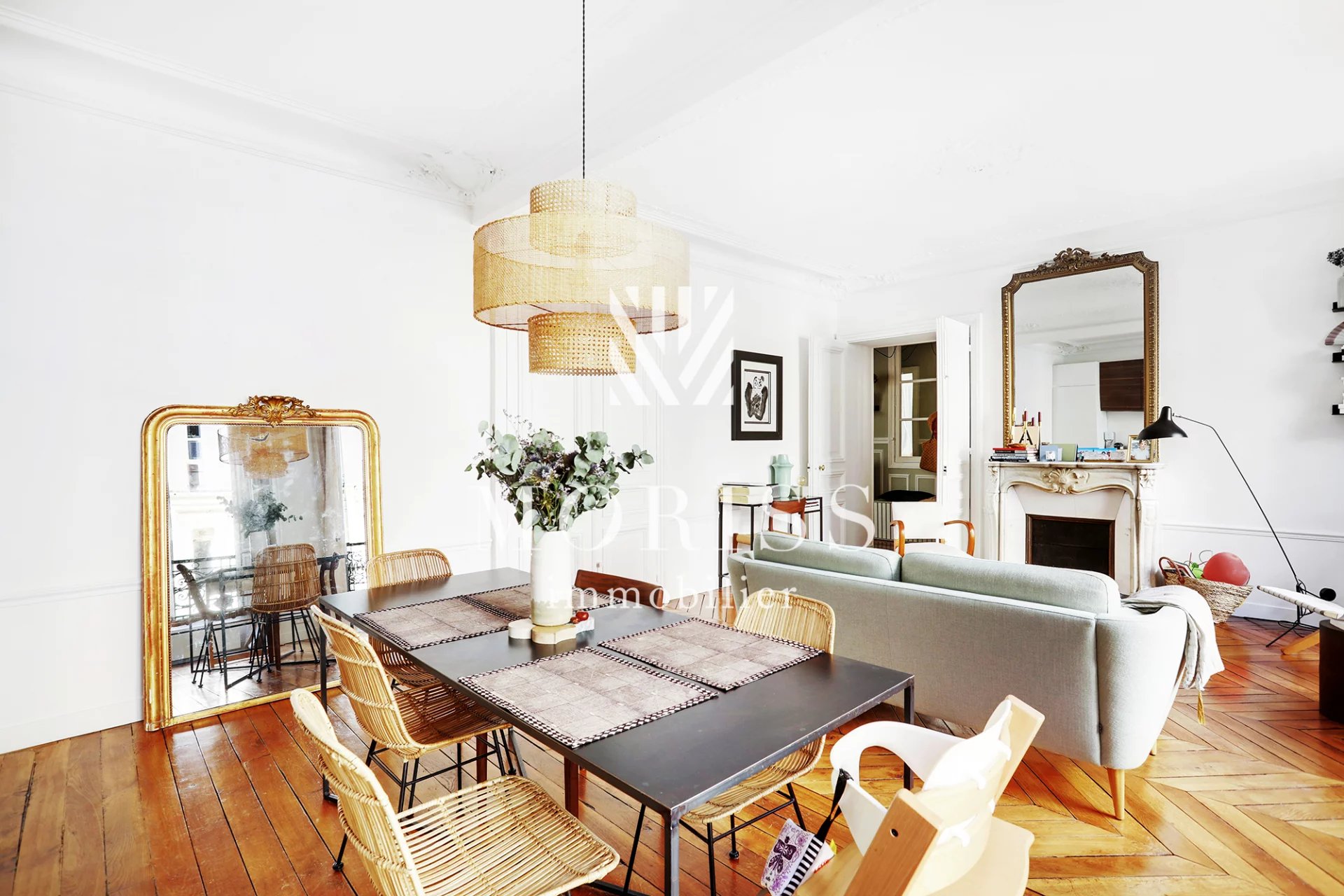 LUMINEUX / CALME / EMPLCEMENT NUMÉRO 1 / LES PASSAGES - Image Array