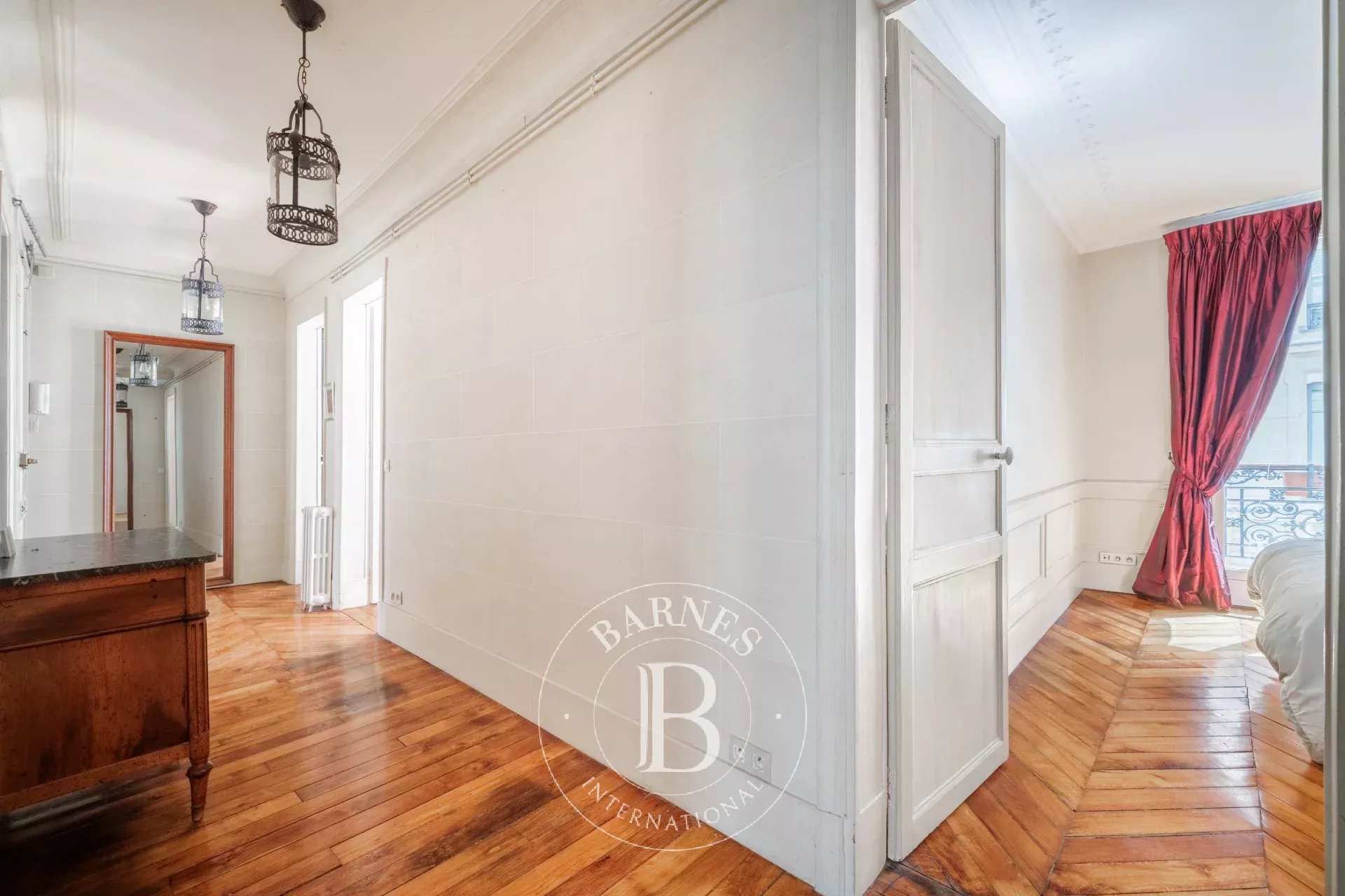 Daire Paris 4ème - picture 10