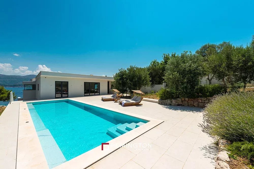 5 Bedroom Villa/Townhouse's Image 4