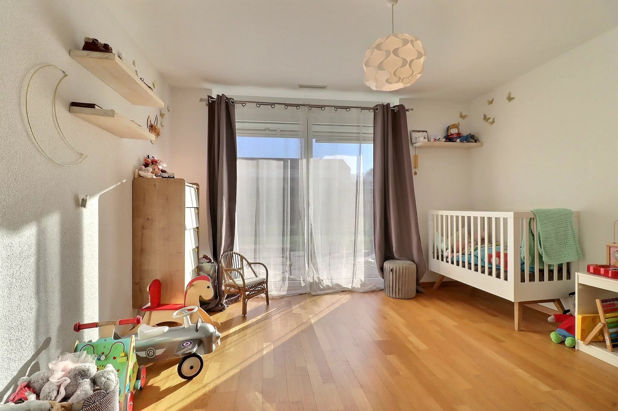 Élégant appartement 5.5 pièces avec jardin et terrasse