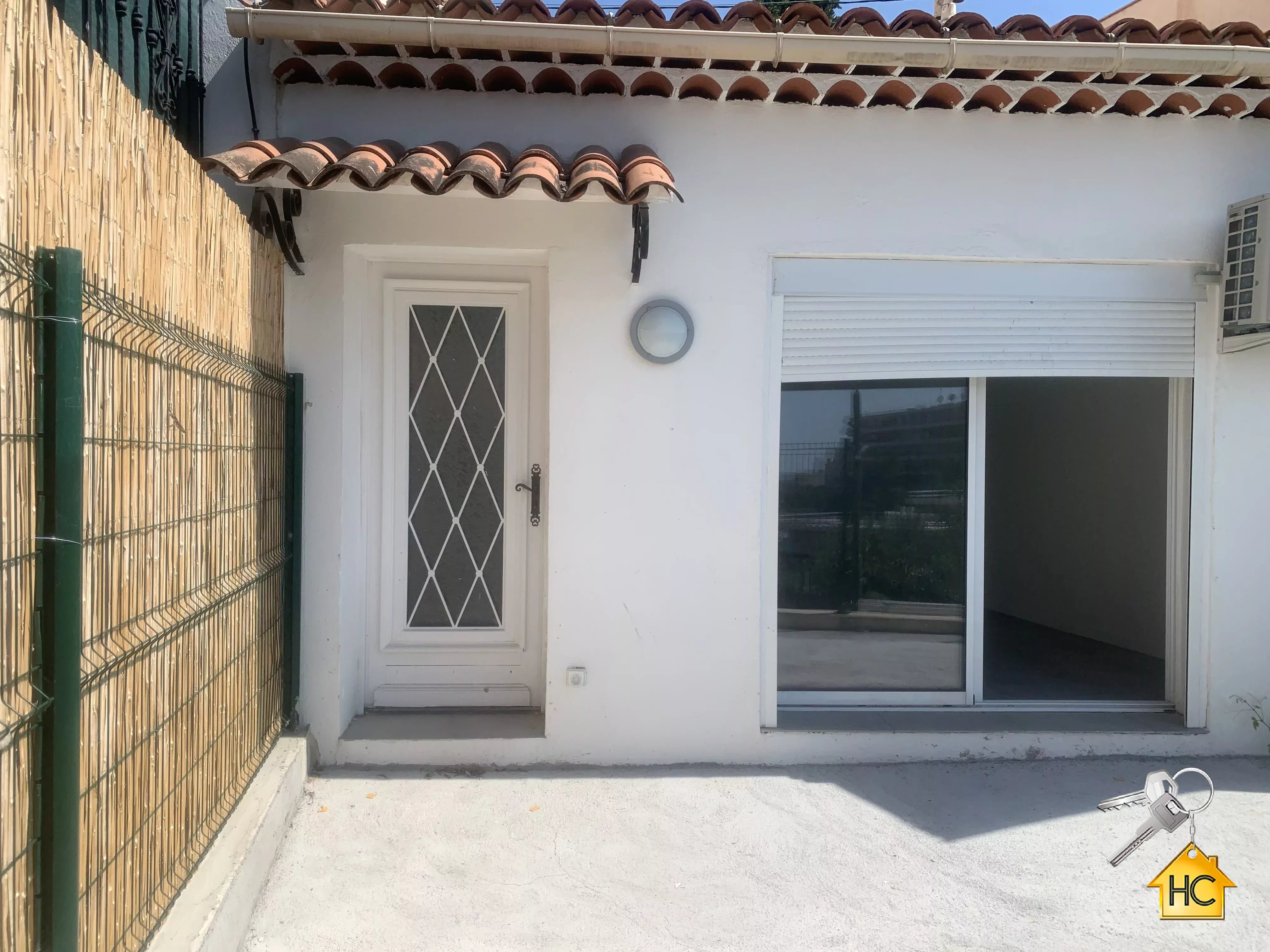 Grand studio/terrasse au Vieux Cannet
