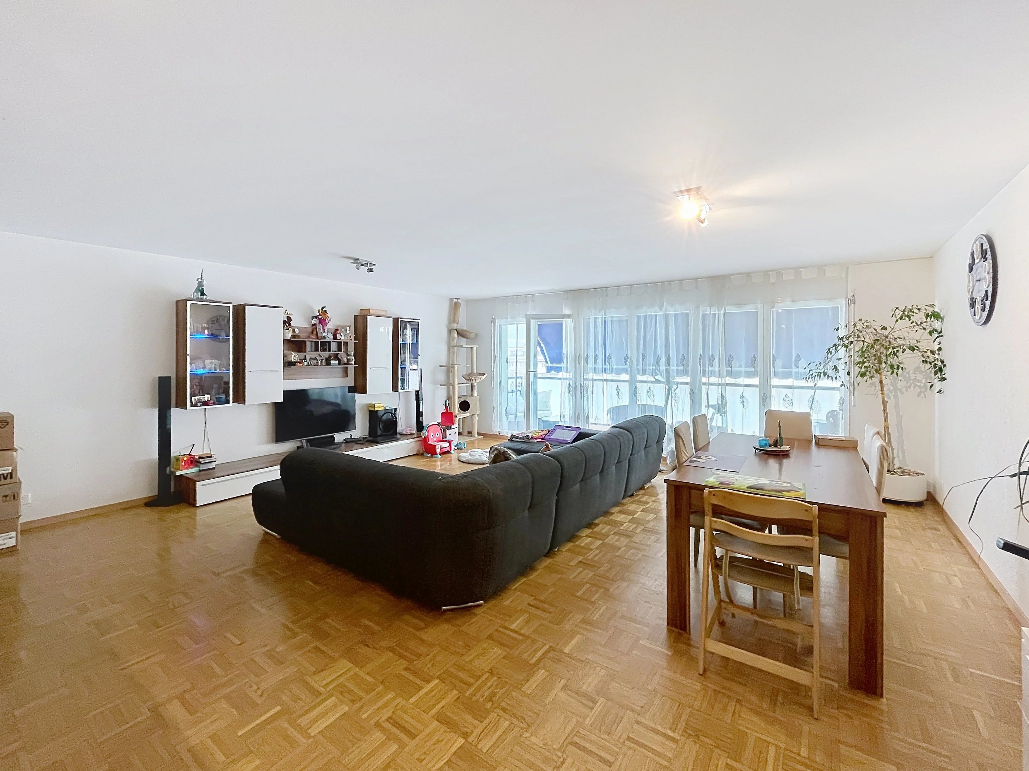 Grand appartement familial de 4 pièces avec vue dégagée à Sierre - Photo 2