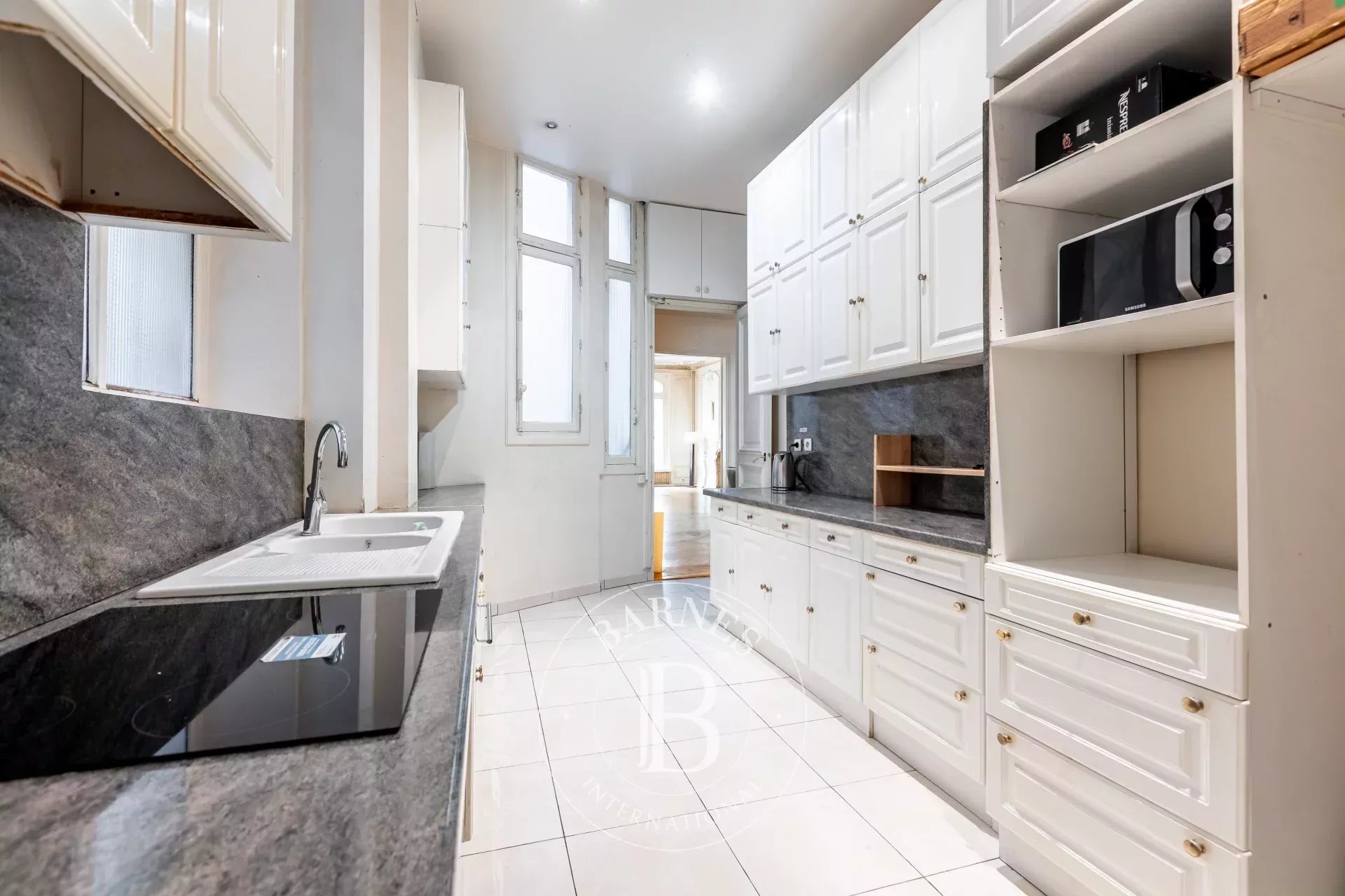 Daire Paris 8ème - picture 10