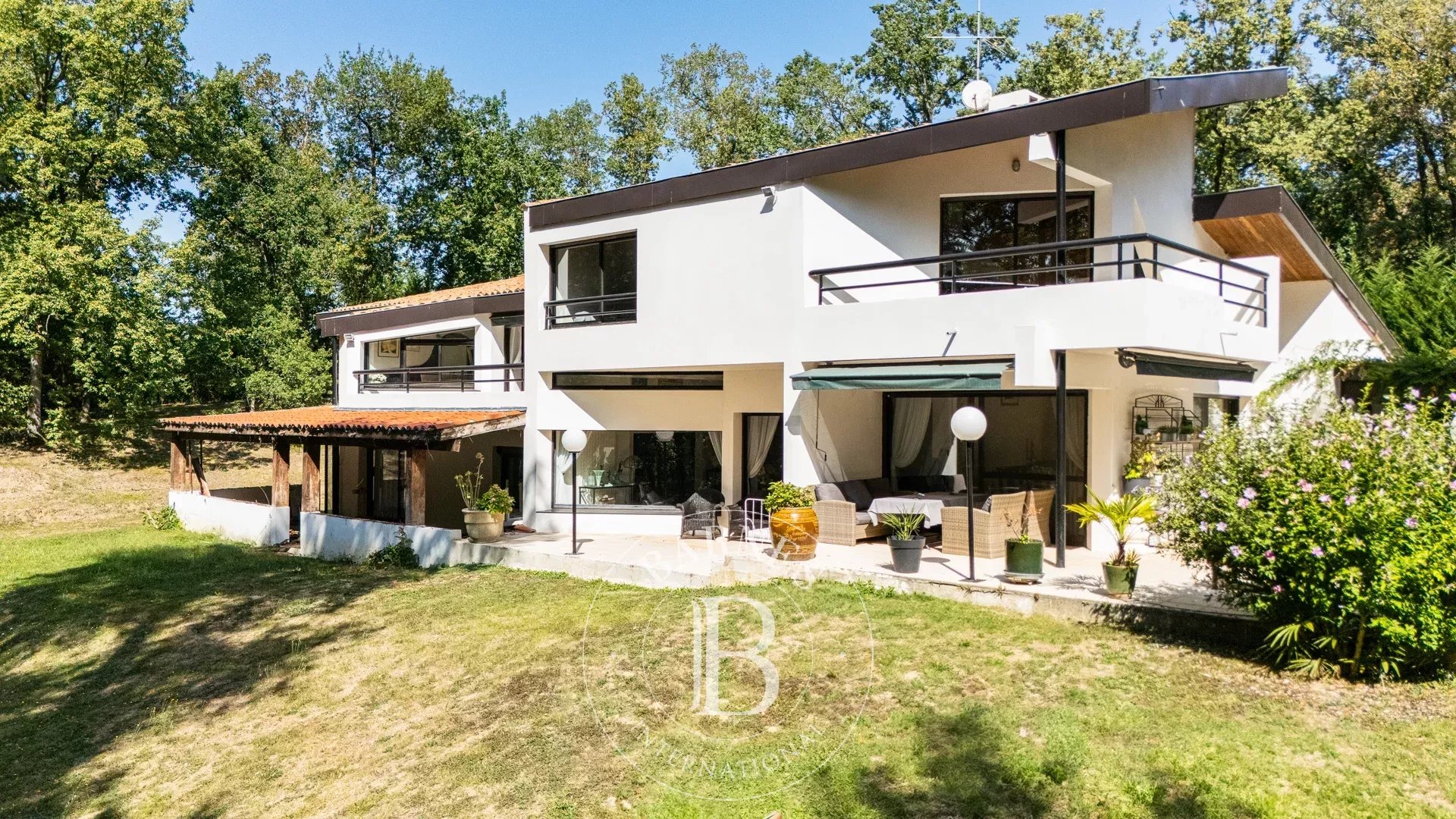 Villa Saint-Jean  -  ref 85243302 (picture 1)