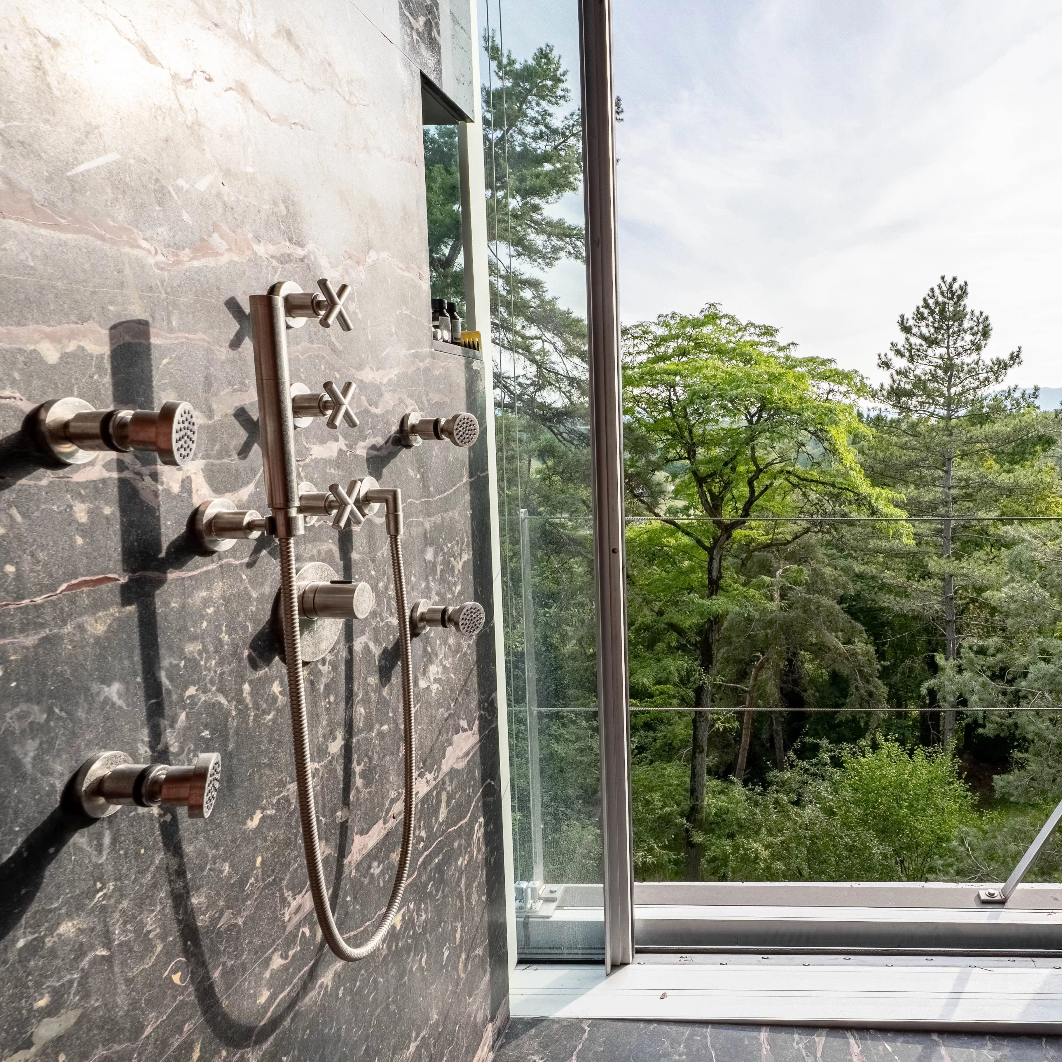 Architect-designed home in Conches, surrounded by nature, light, and panoramic views