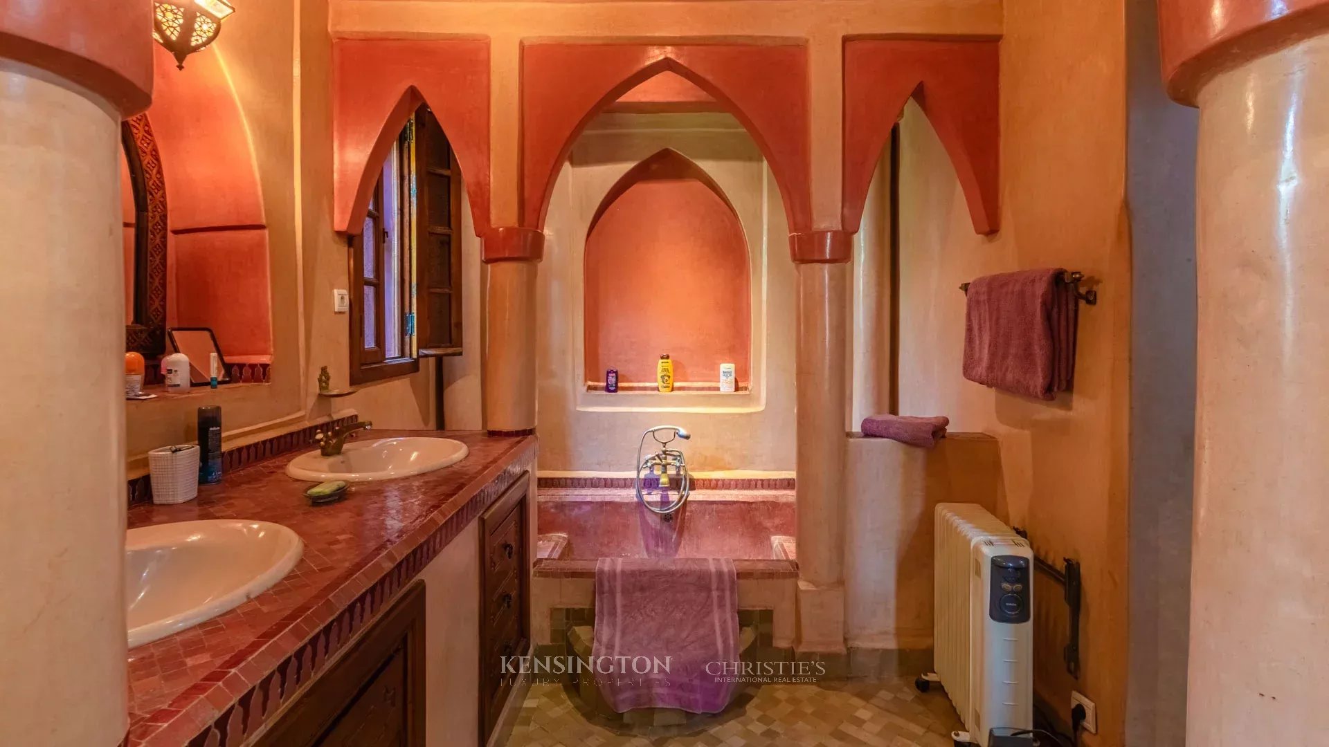 10 Bedroom Villa/Townhouse's Image 19