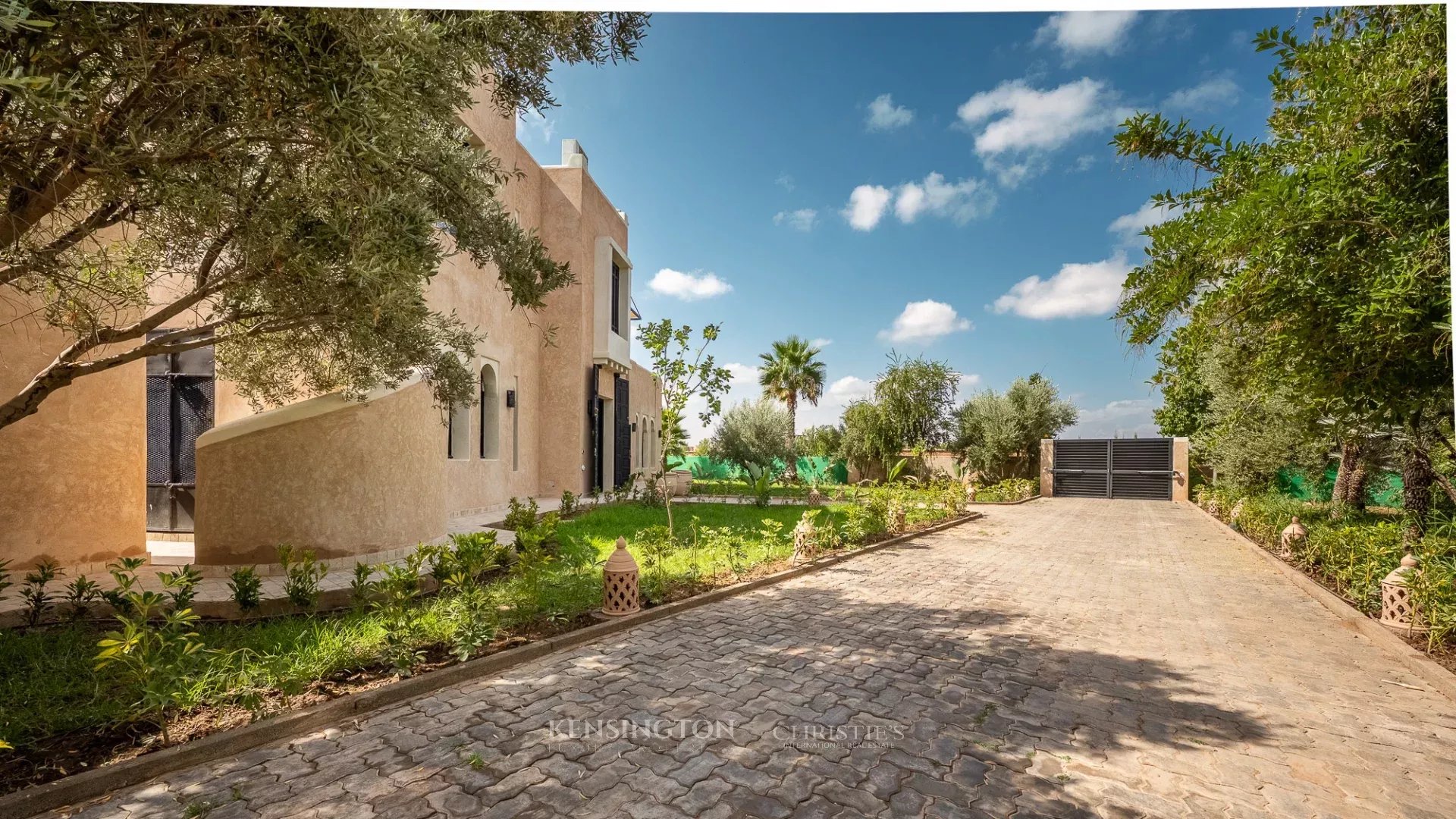4 Bedroom Villa/Townhouse's Image 41
