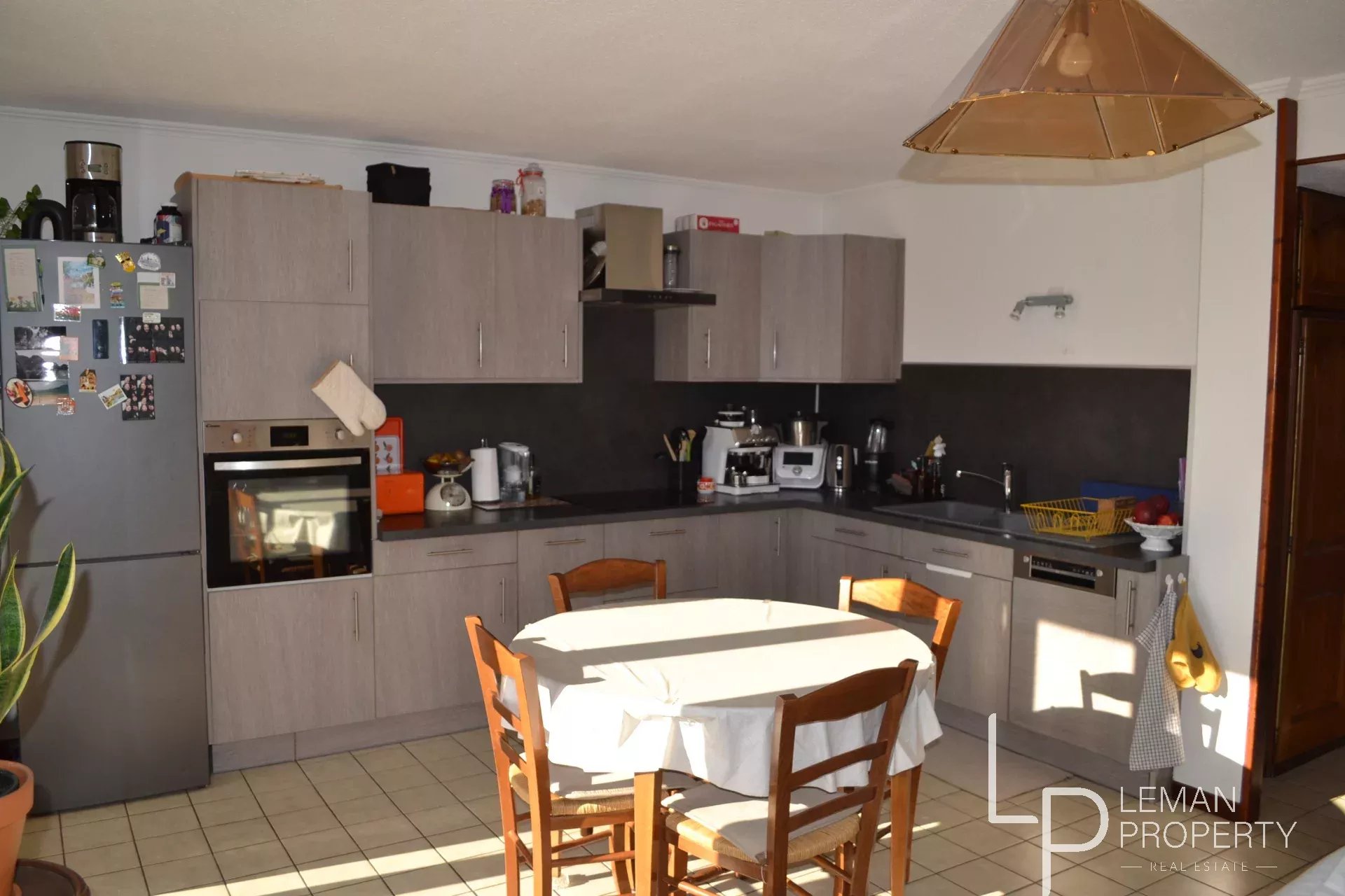Vente de  à  au prix de 800€