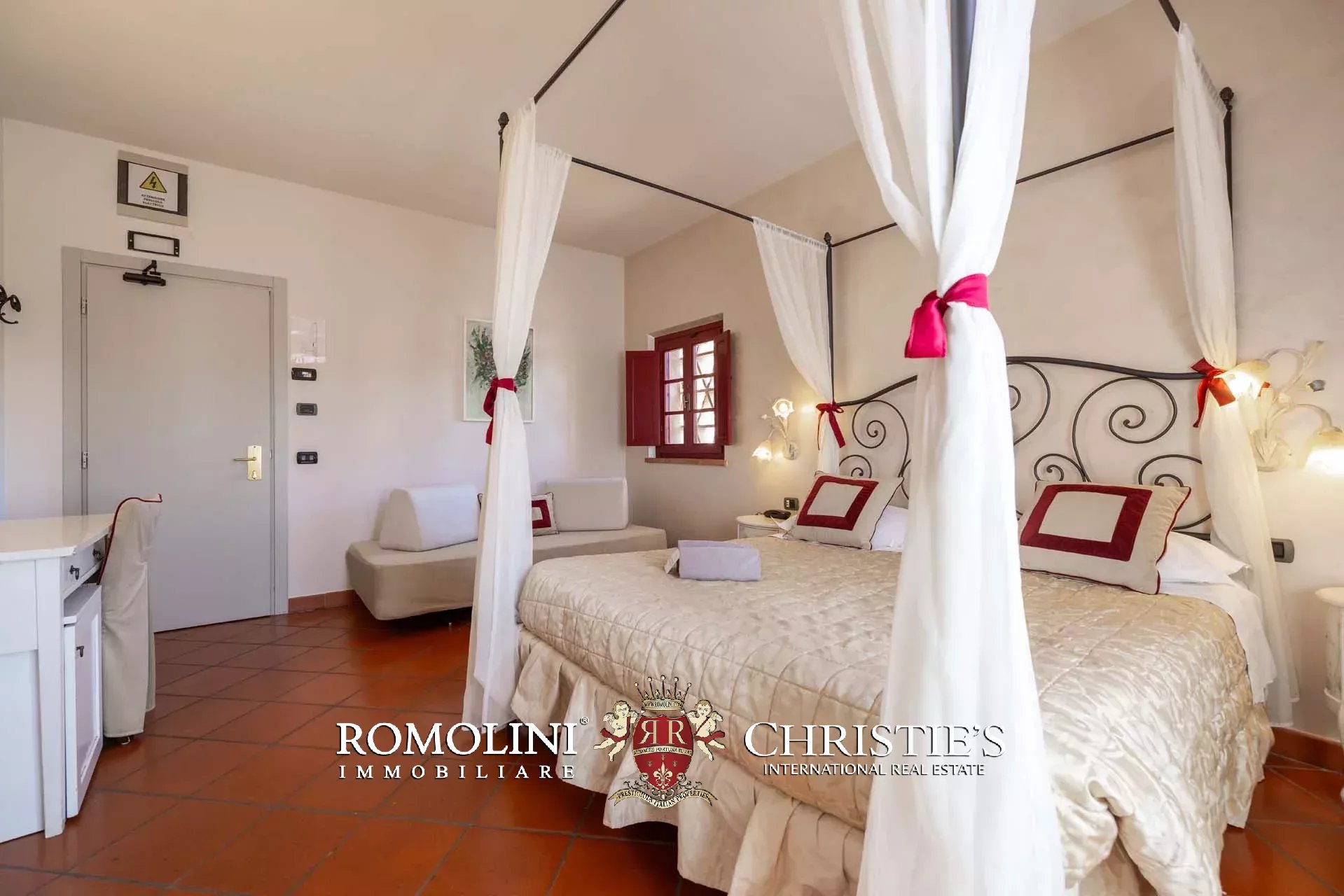 63 Bedroom Villa/Townhouse's Image 54