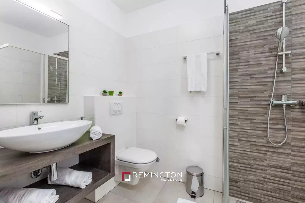 7 Bedroom Villa/Townhouse's Image 22